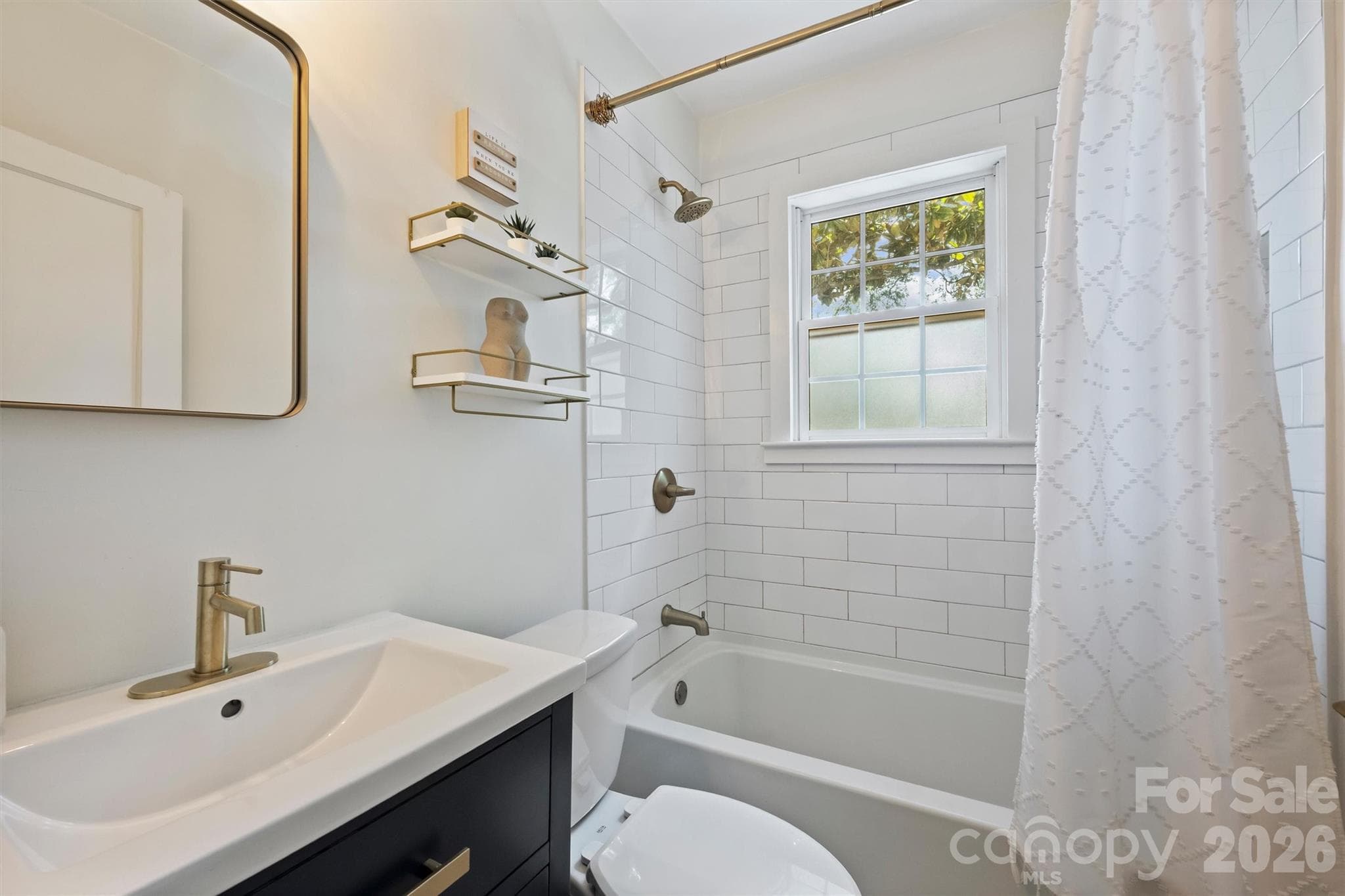 Bathroom - 118 N Laurel Avenue, Charlotte