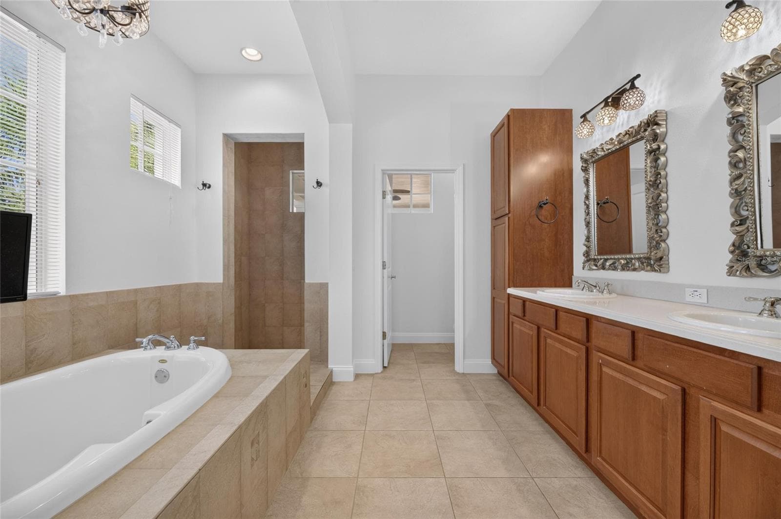 Single Family Residence at 824 ISLEBAY DR, APOLLO BEACH, photo 45 of 100