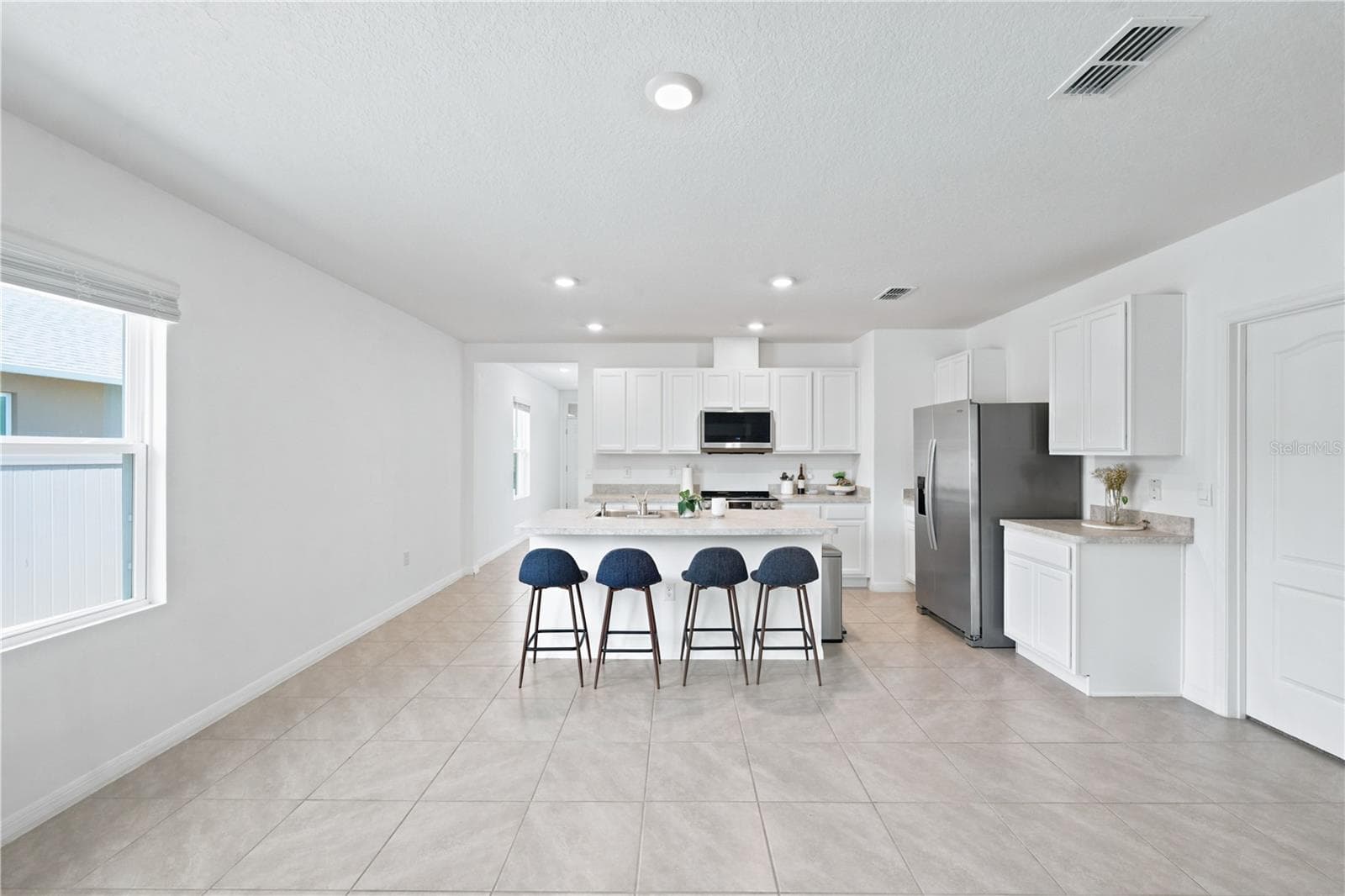 Single Family Residence at 2733 REDDISH EGRET BND, HARMONY, photo 10 of 39
