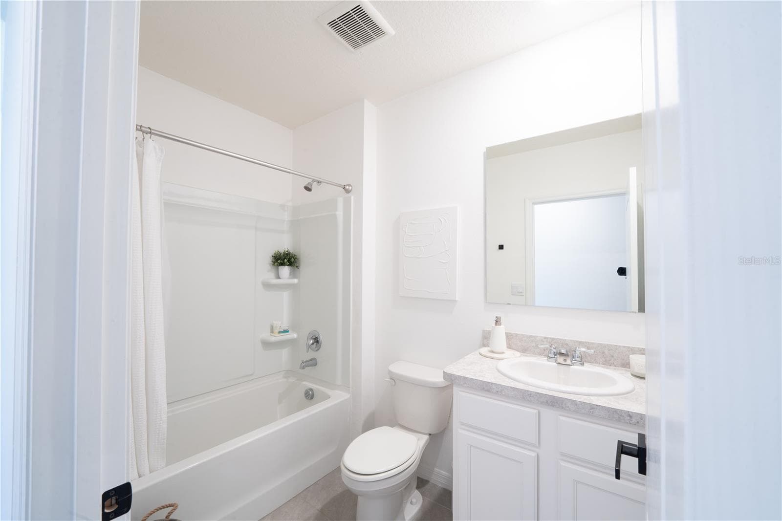 Single Family Residence at 2733 REDDISH EGRET BND, HARMONY, photo 18 of 39