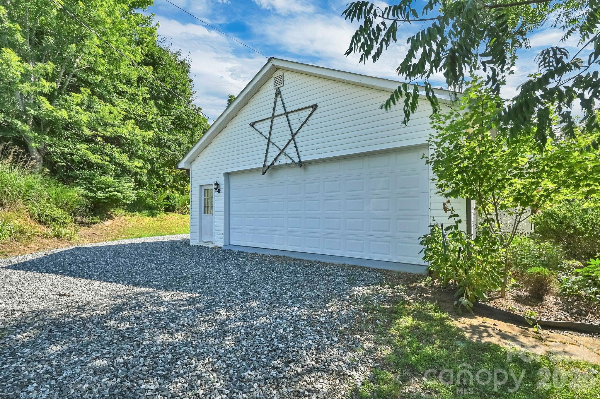 Two Car Garage on Main - 553 Morgan Branch Road, Marshall