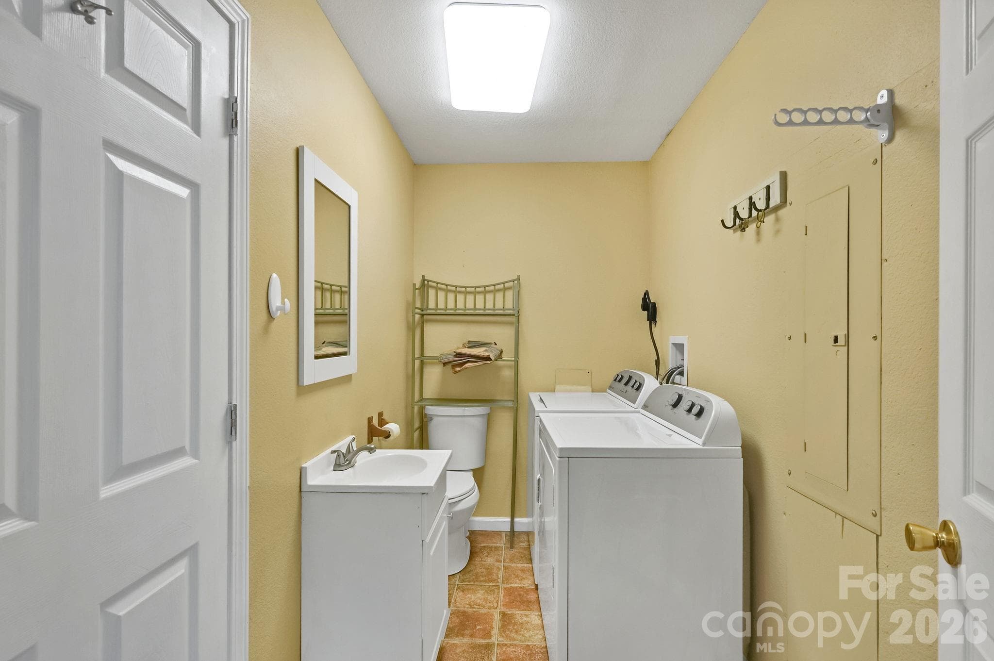 Laundry Room - 553 Morgan Branch Road, Marshall