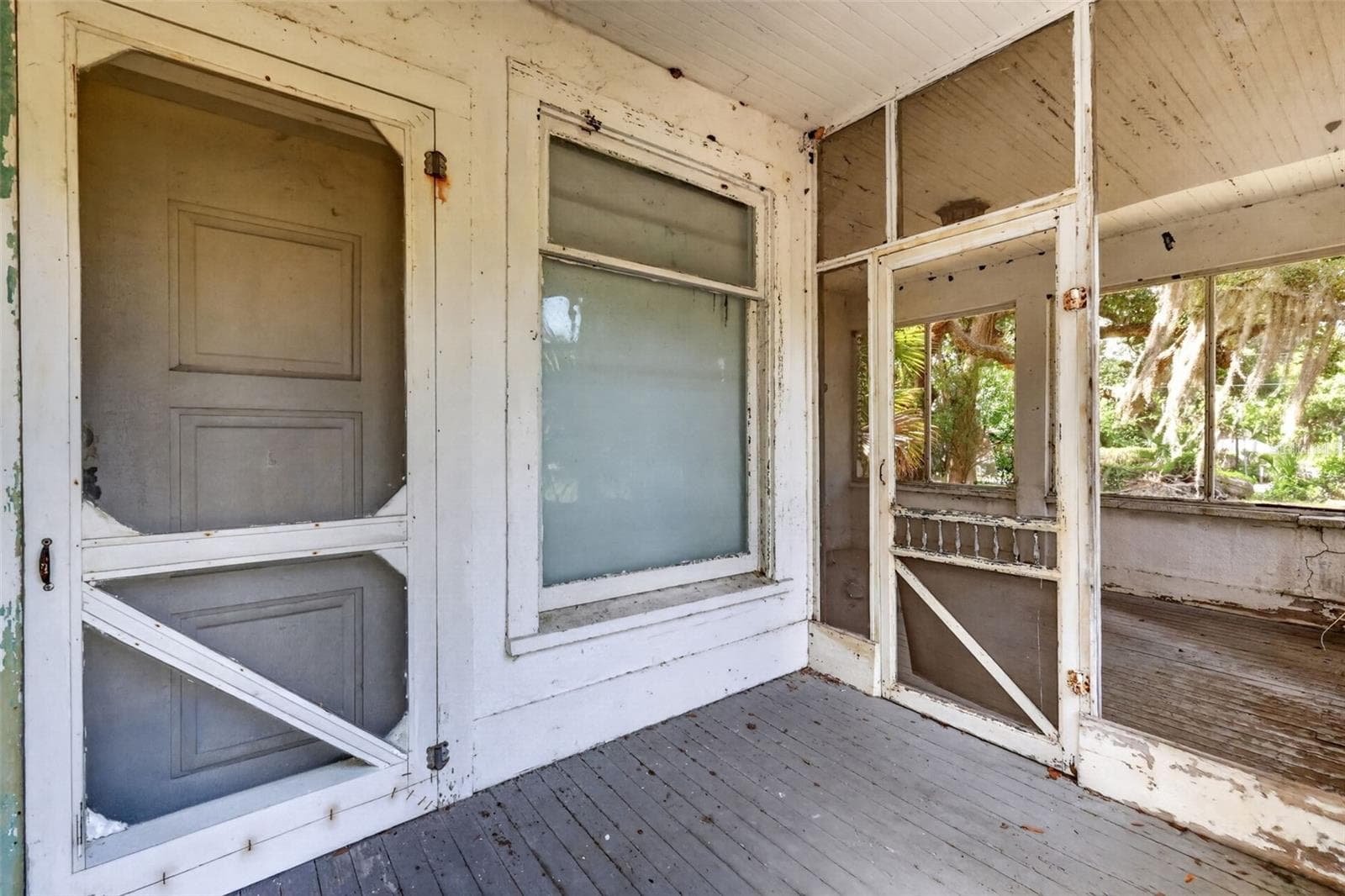 Single Family Residence at 316 N HIGHLAND ST, MOUNT DORA, photo 3 of 20