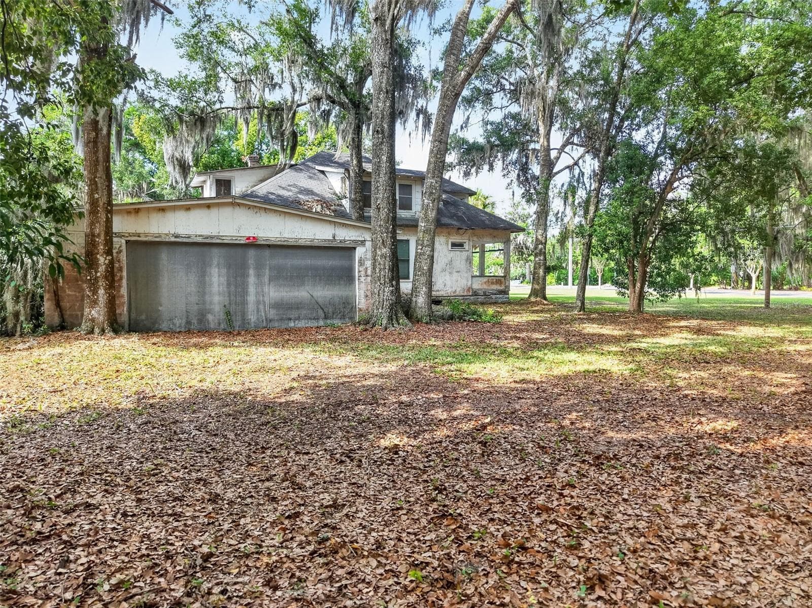 Single Family Residence at 316 N HIGHLAND ST, MOUNT DORA, photo 6 of 20