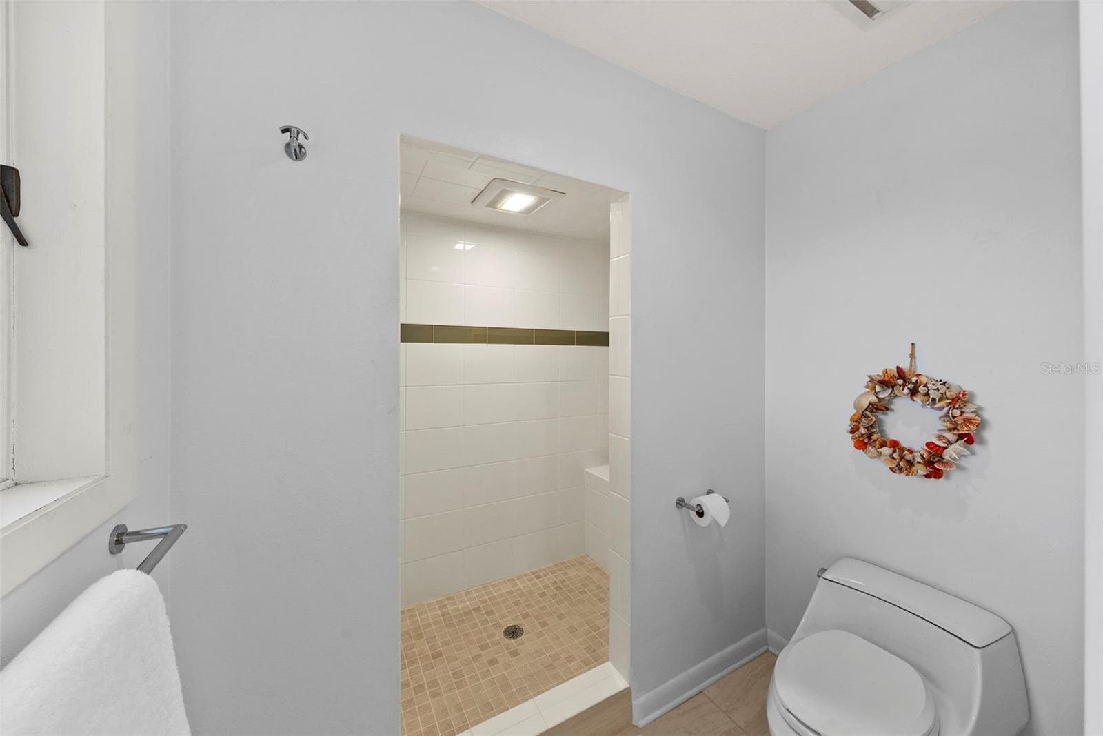 Primary Bath with Private Water Closet and Shower - 1304 PASS A GRILLE WAY, ST PETE BEACH