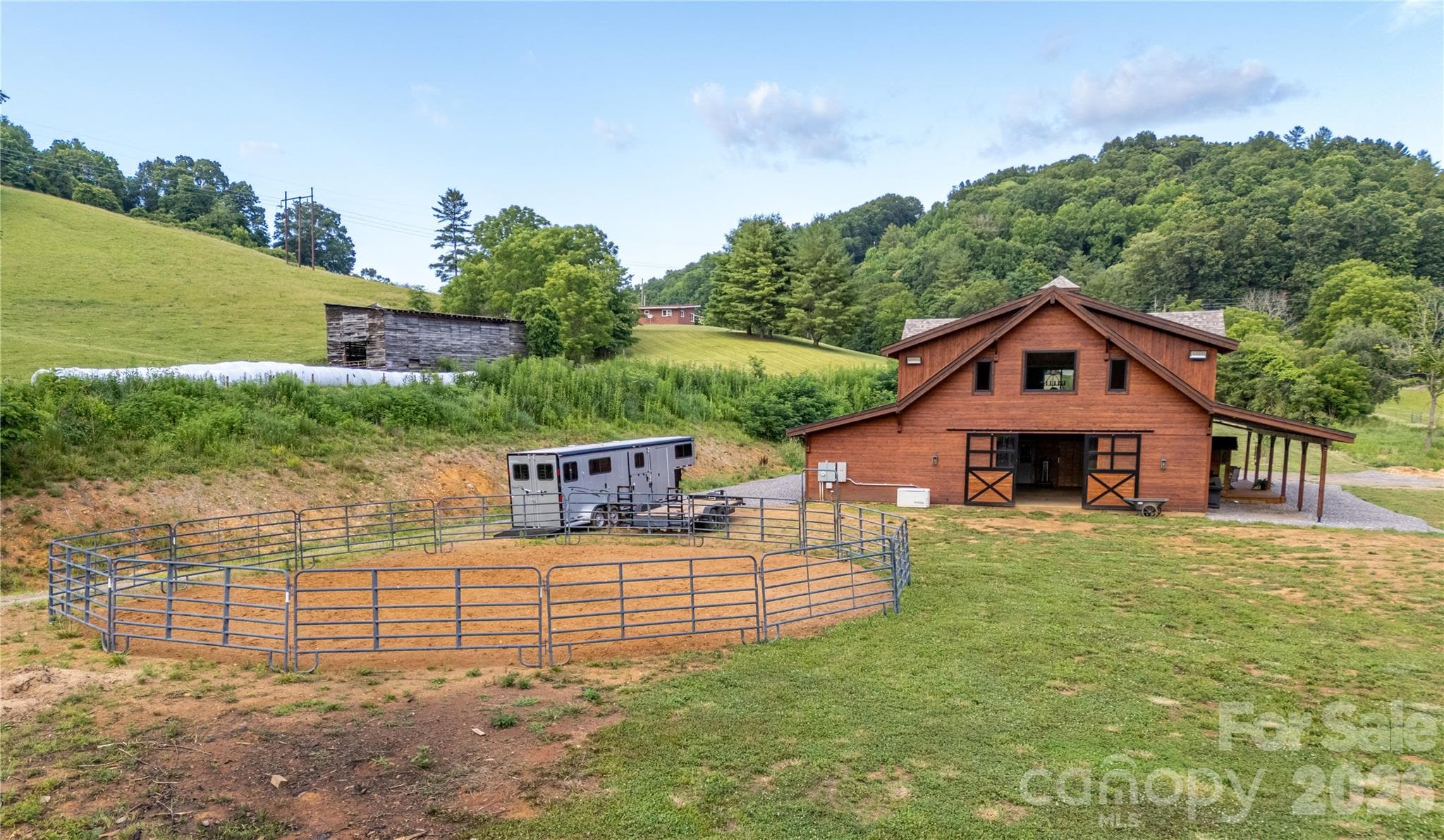 Corral - 793 State Highway 197 South, Burnsville