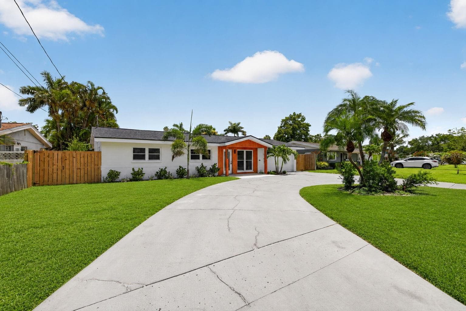 Single Family Residence at 1524 CARSON CIR NE, ST PETERSBURG, photo 3 of 38
