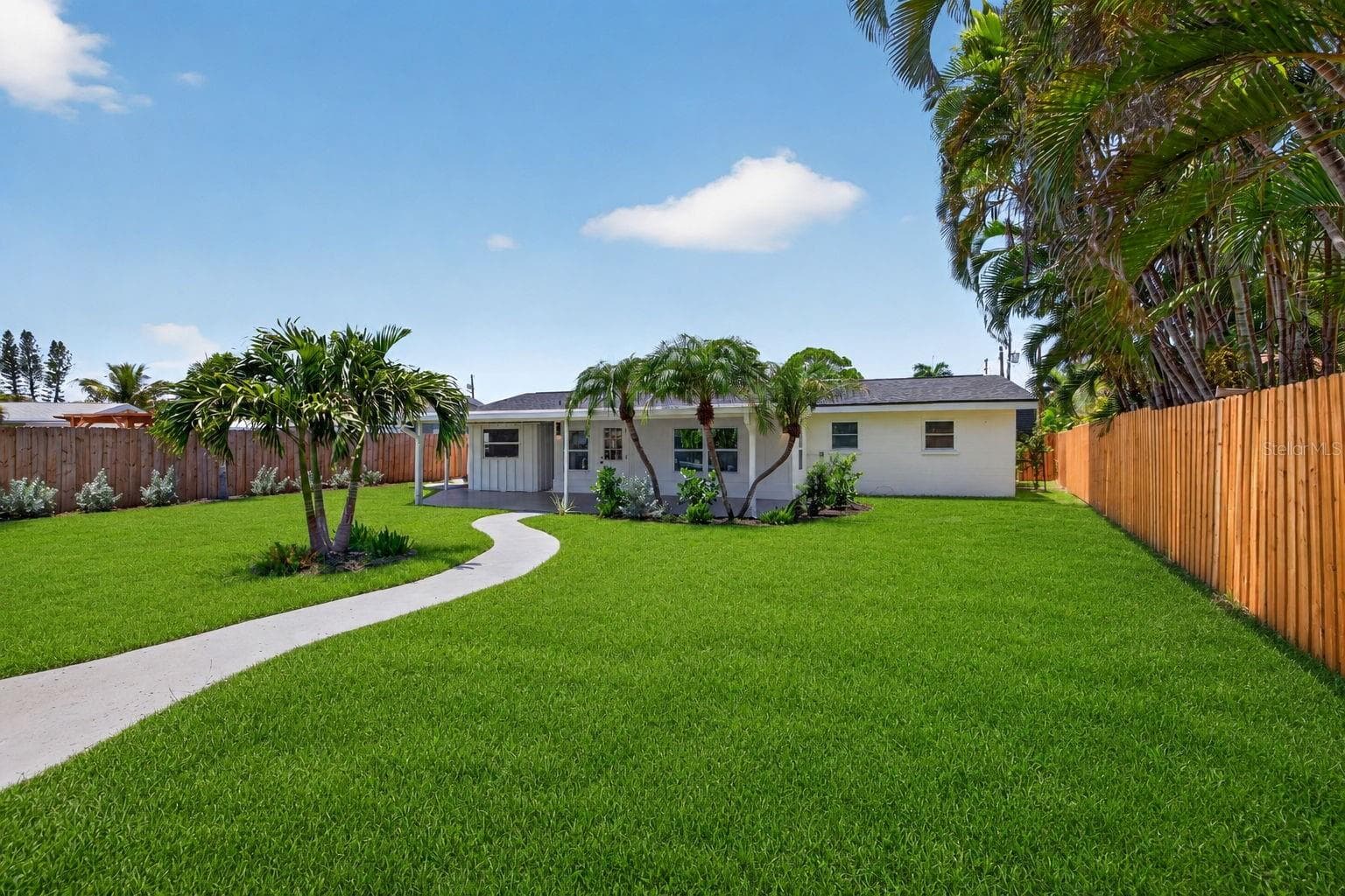 Single Family Residence at 1524 CARSON CIR NE, ST PETERSBURG, photo 29 of 38