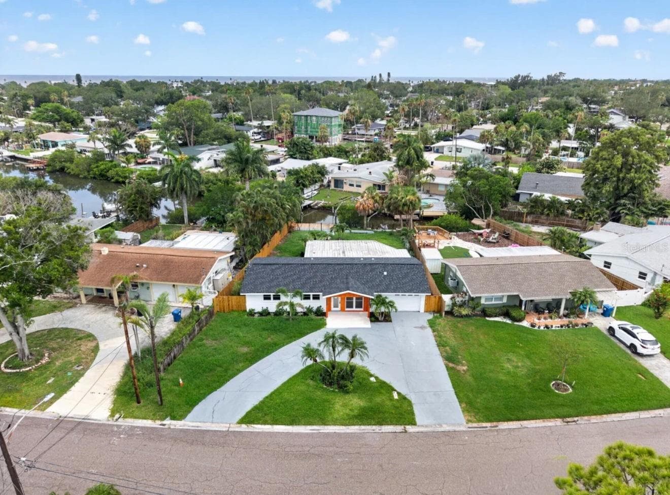 Single Family Residence at 1524 CARSON CIR NE, ST PETERSBURG, photo 34 of 38