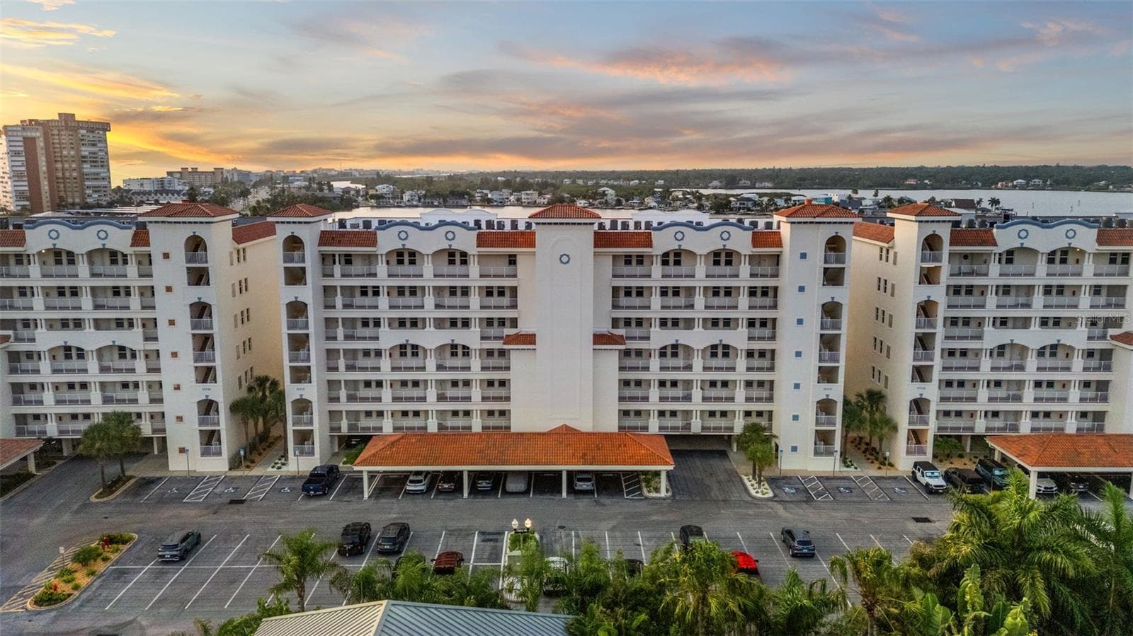 Front Exterior building 2 Las Flores 17717 . - 17717 GULF BLVD #604, REDINGTON SHORES