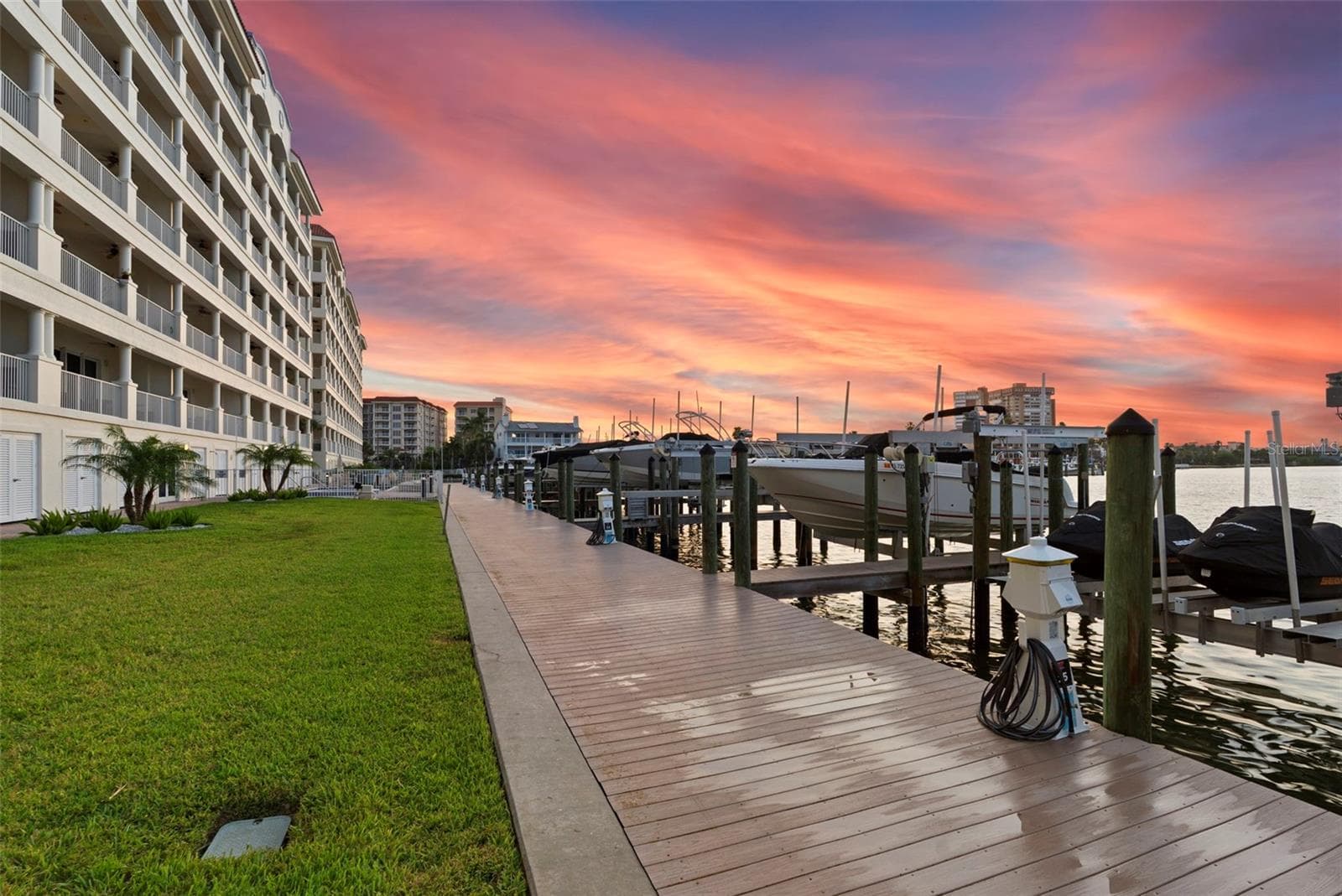 Private Docks, boardwalk, fishing pier, and kayak launch. Boardwalk leads to gate to direct beach access across Gulf Blvd - 17717 GULF BLVD #604, REDINGTON SHORES