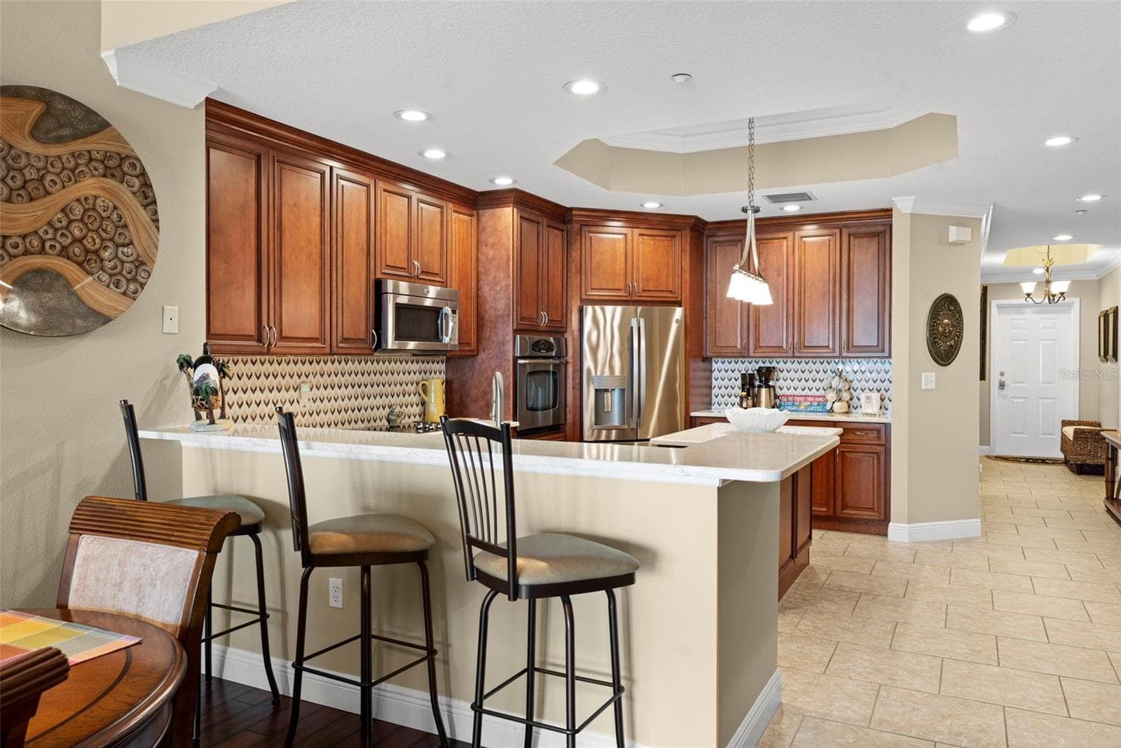 Kitchen , breakfast bar and spacious hallway to en-suites - 17717 GULF BLVD #604, REDINGTON SHORES