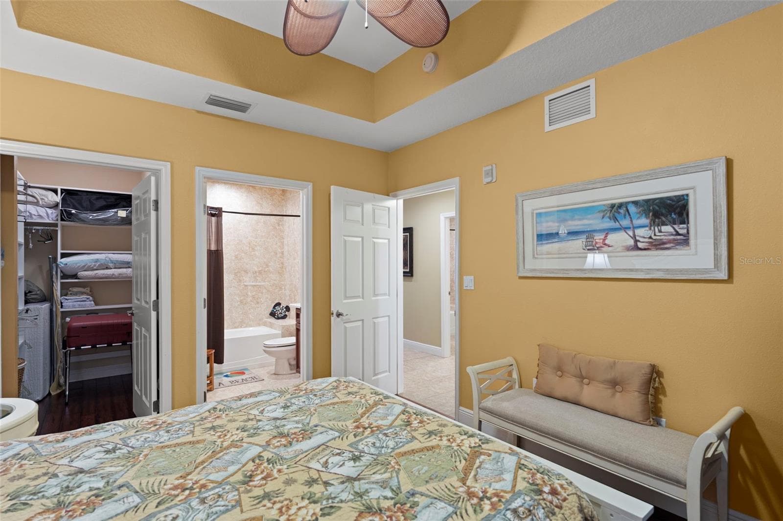 Guest en-suite #3, with custom built-in closets fully stocked and private full bath - 17717 GULF BLVD #604, REDINGTON SHORES