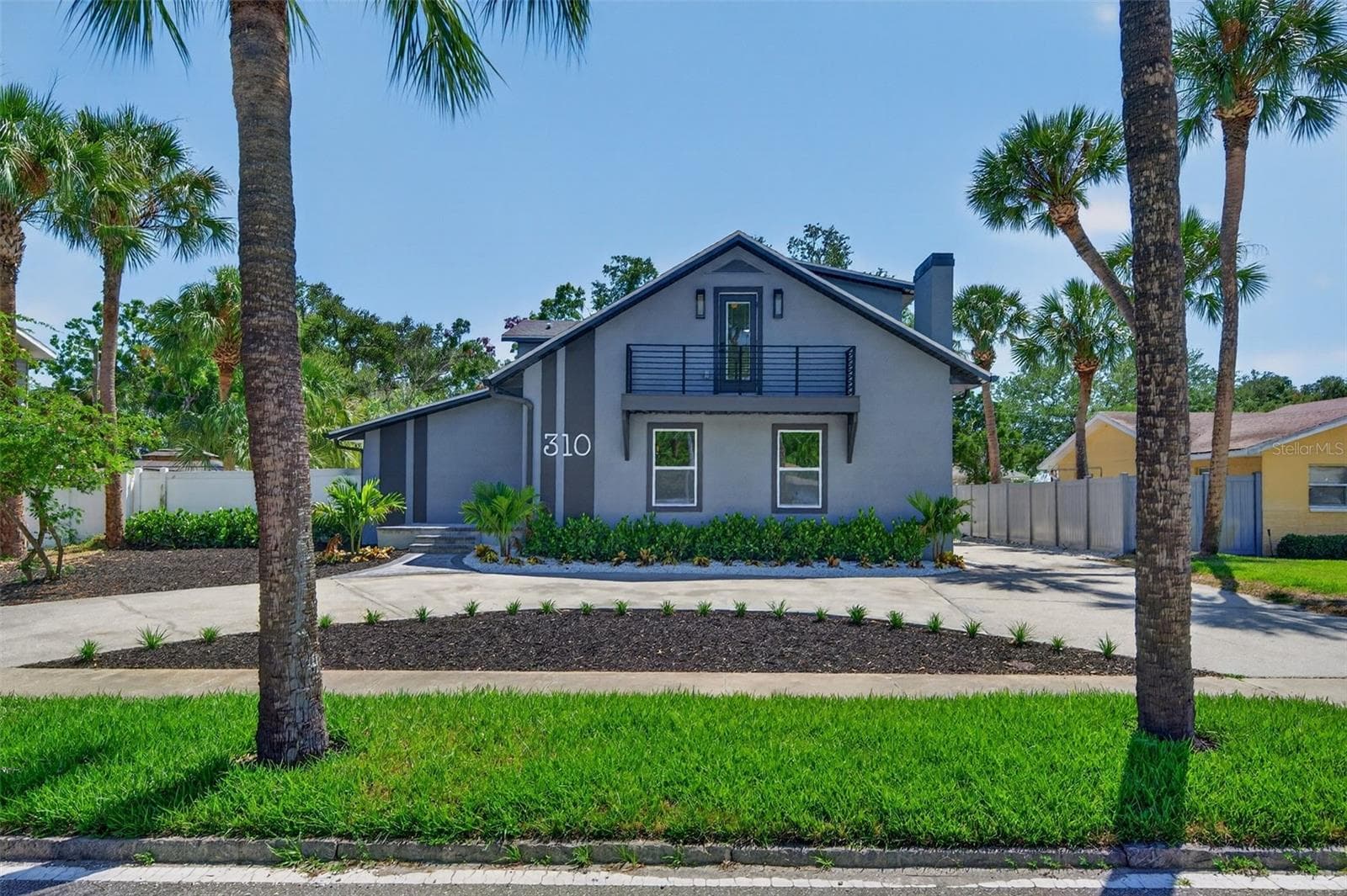 Front View with circular driveway - 310 PARK ST N, ST PETERSBURG