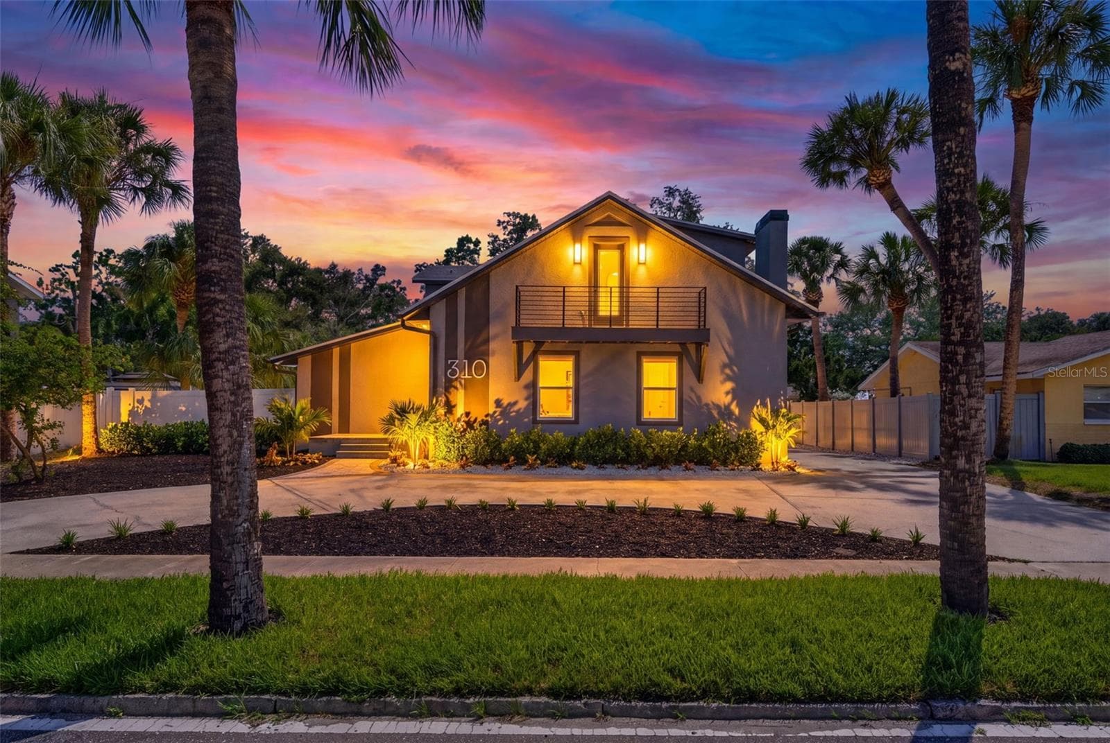 Twilight View of the Home - 310 PARK ST N, ST PETERSBURG
