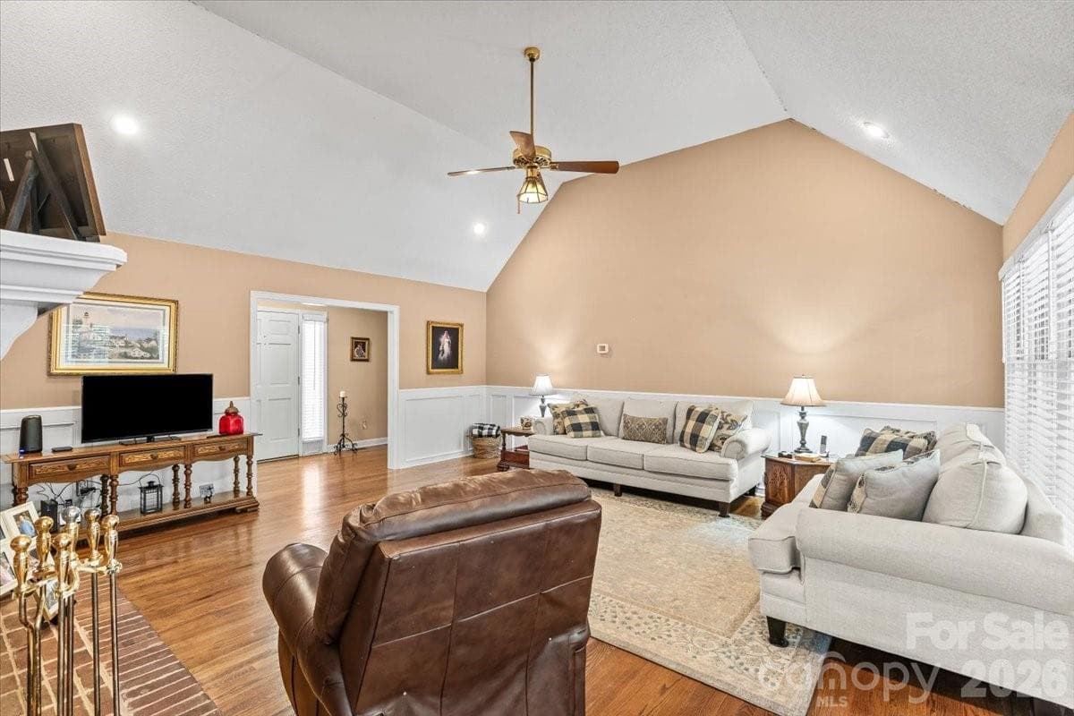 Single Family Residence at 14410 Youngblood Road, Charlotte, photo 12 of 42