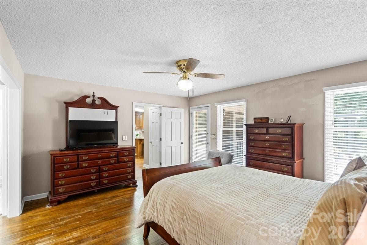 Single Family Residence at 14410 Youngblood Road, Charlotte, photo 20 of 42