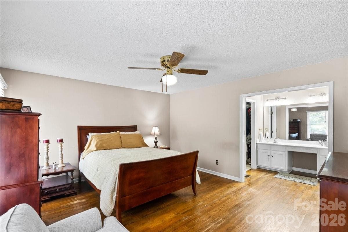Single Family Residence at 14410 Youngblood Road, Charlotte, photo 21 of 42