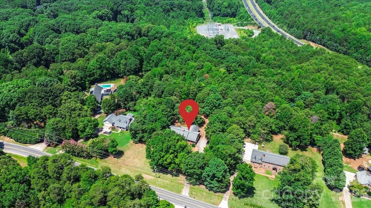 Single Family Residence at 14410 Youngblood Road, Charlotte, photo 37 of 42