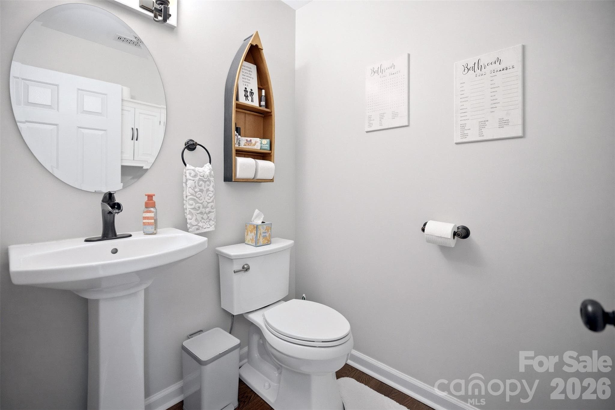 Powder Room - 8535 Sylvan Drive, Terrell