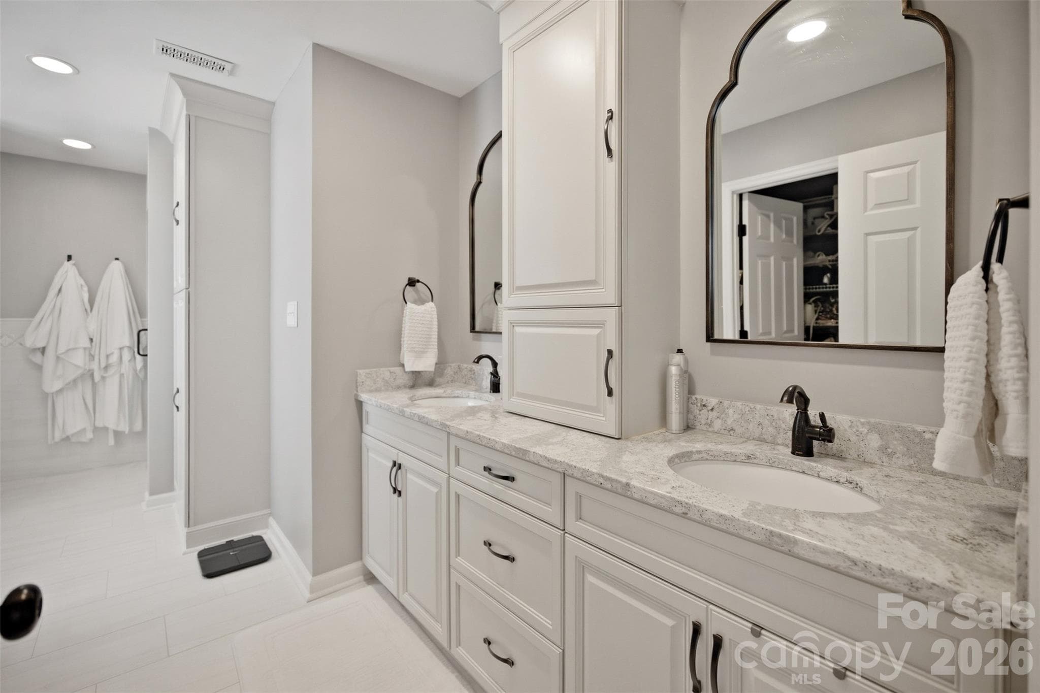 Primary Bathroom - 8535 Sylvan Drive, Terrell