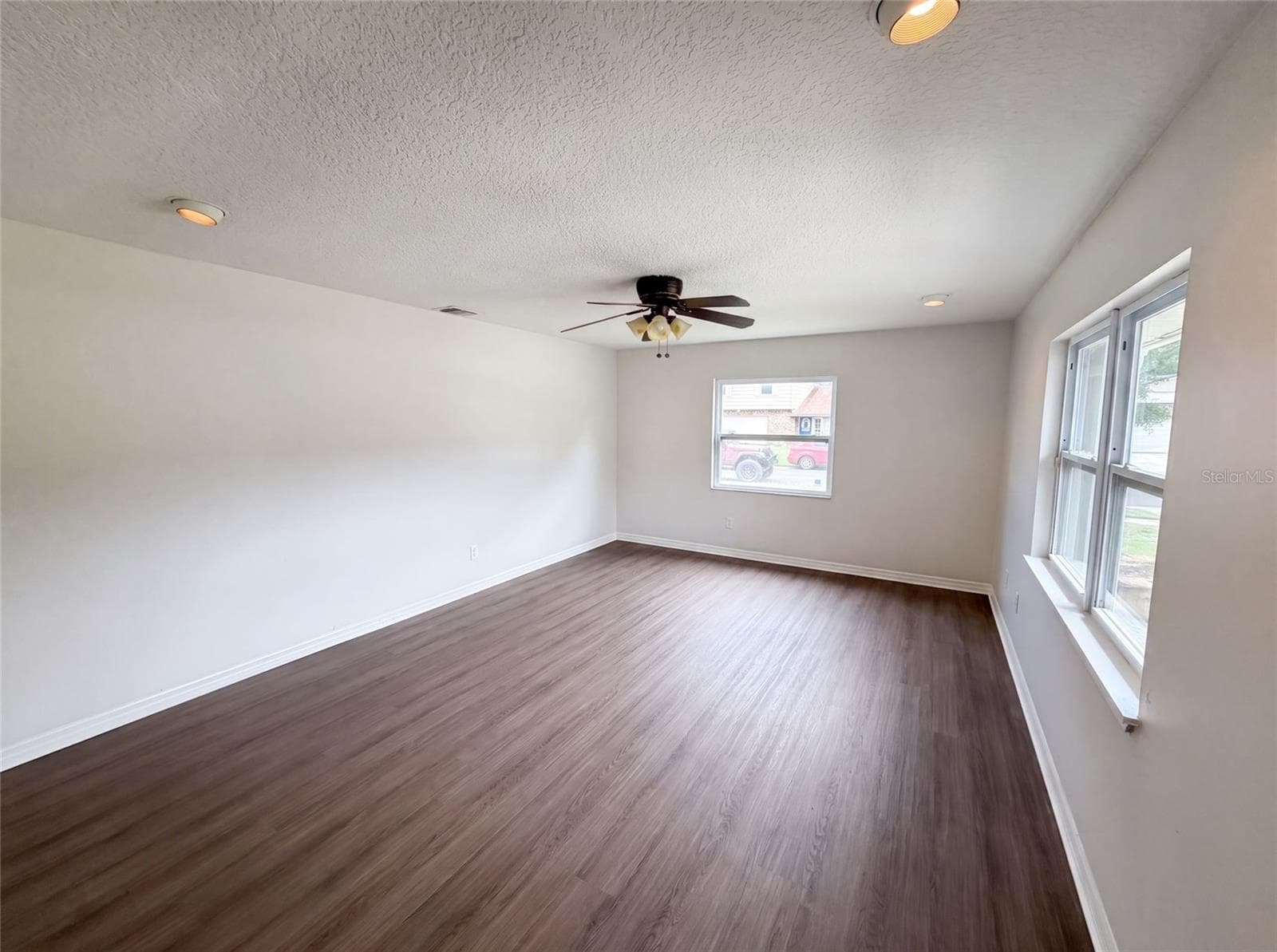 Single Family Residence at 963 SEQUOIA DR, WINTER SPRINGS, photo 8 of 28