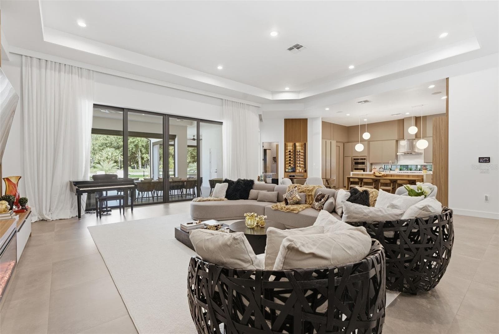 Single Family Residence at 15800 PENDIO DR, BELLA COLLINA, photo 10 of 99