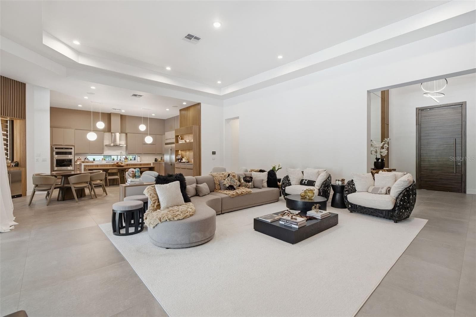 Single Family Residence at 15800 PENDIO DR, BELLA COLLINA, photo 11 of 99