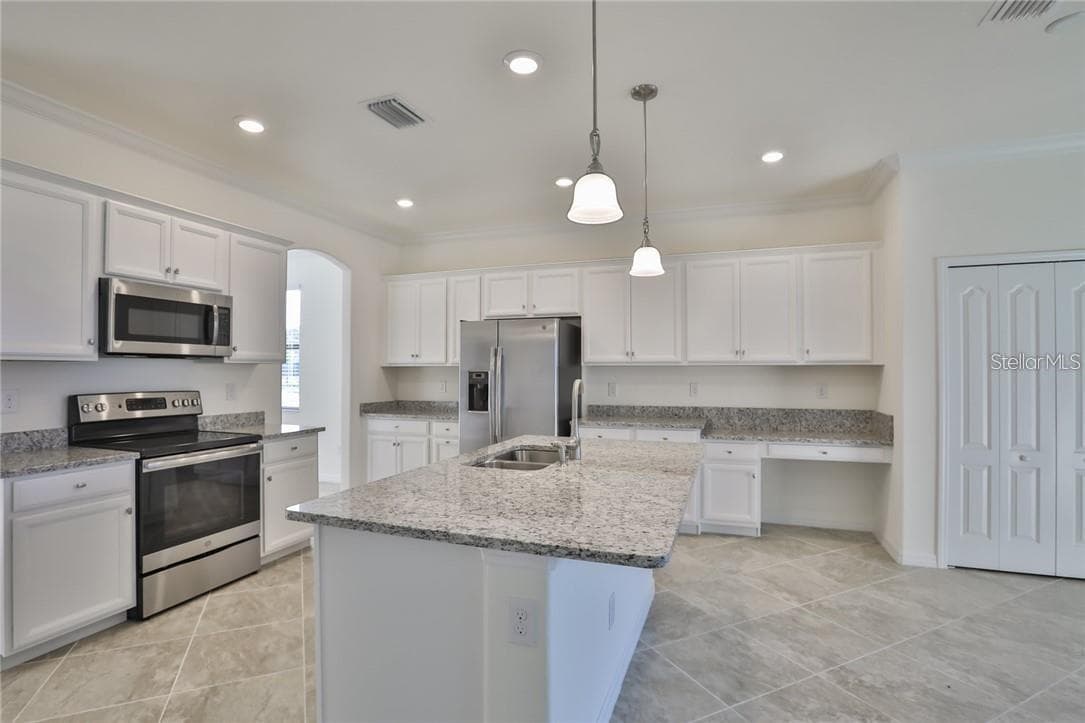 Single Family Residence at 11424 SWEETGRASS DR, BRADENTON, photo 4 of 21