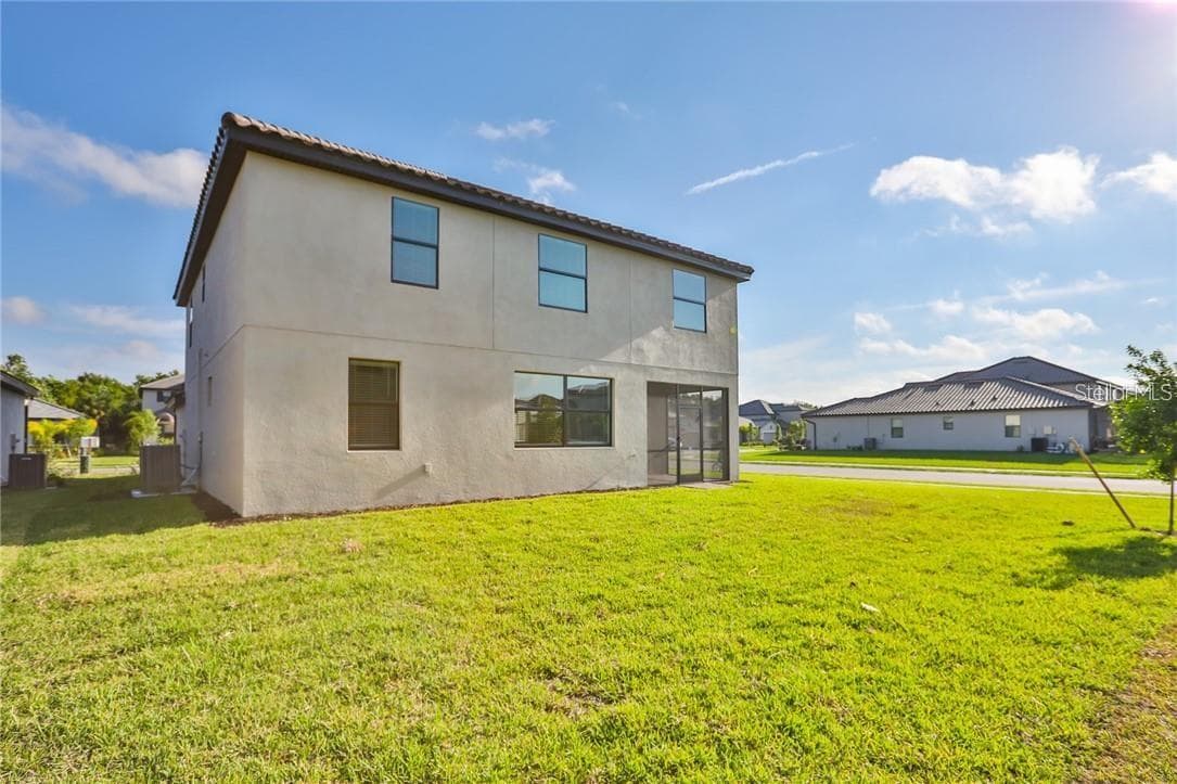 Single Family Residence at 11424 SWEETGRASS DR, BRADENTON, photo 14 of 21