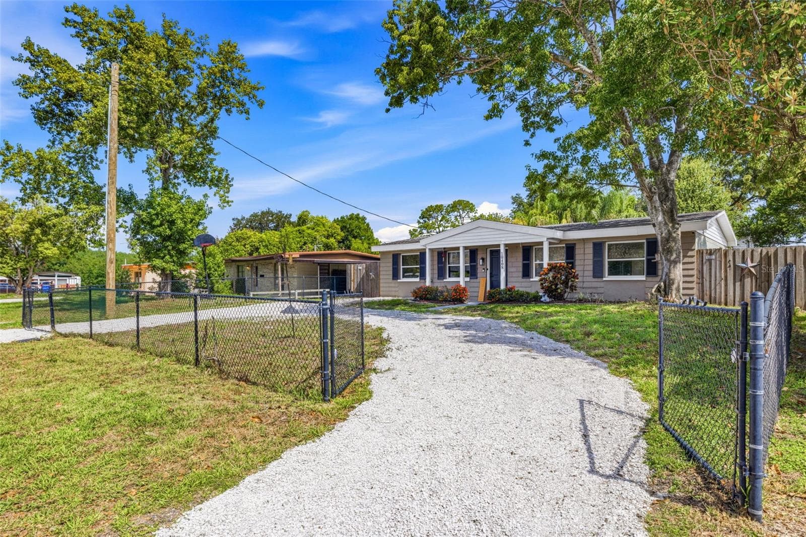 Single Family Residence at 10408 VENTURA AVE, TAMPA, photo 2 of 25
