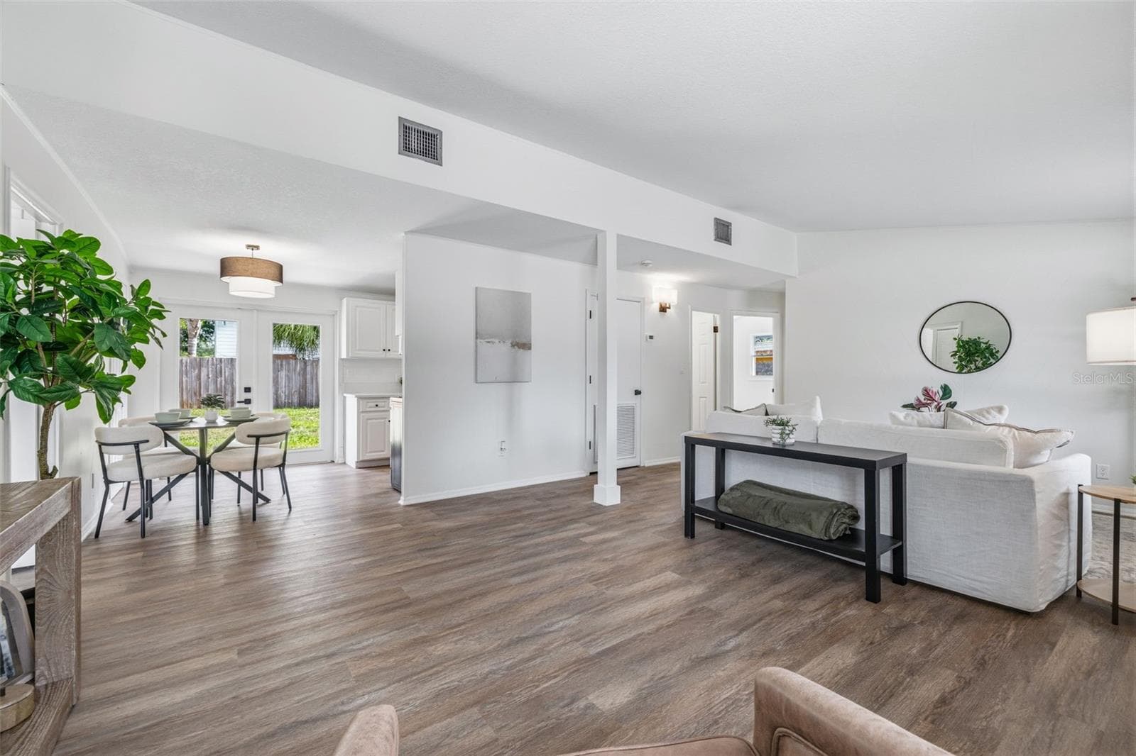 Single Family Residence at 10408 VENTURA AVE, TAMPA, photo 5 of 25