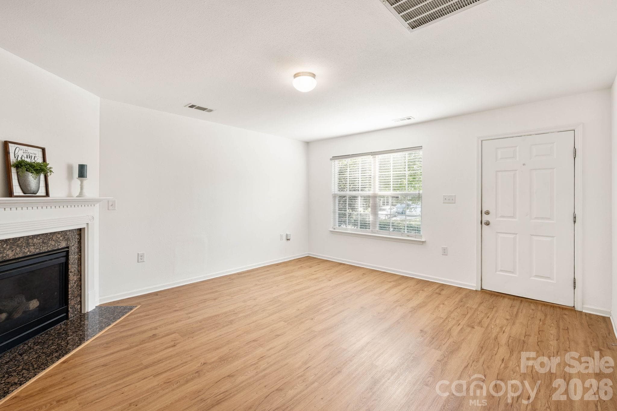 Single Family Residence at 1429 River Run Road, Lowell, photo 4 of 38