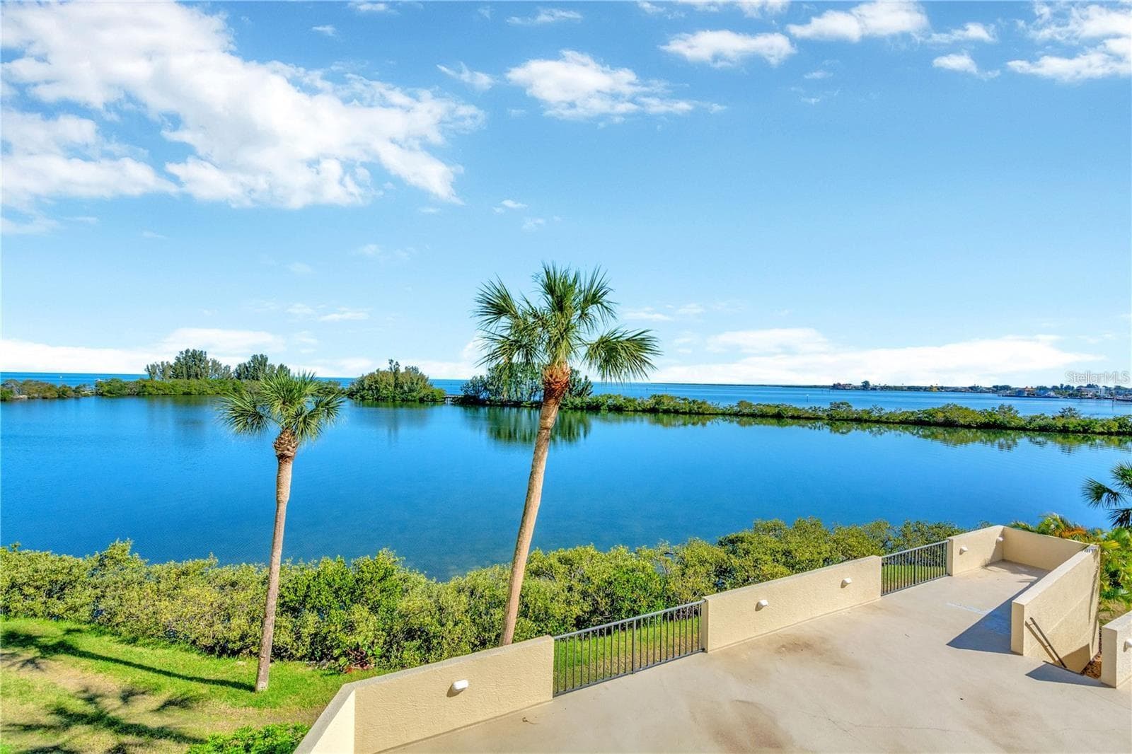 Water views from your balcony never cease to marvel. - 5915 SEA RANCH DR #503, HUDSON
