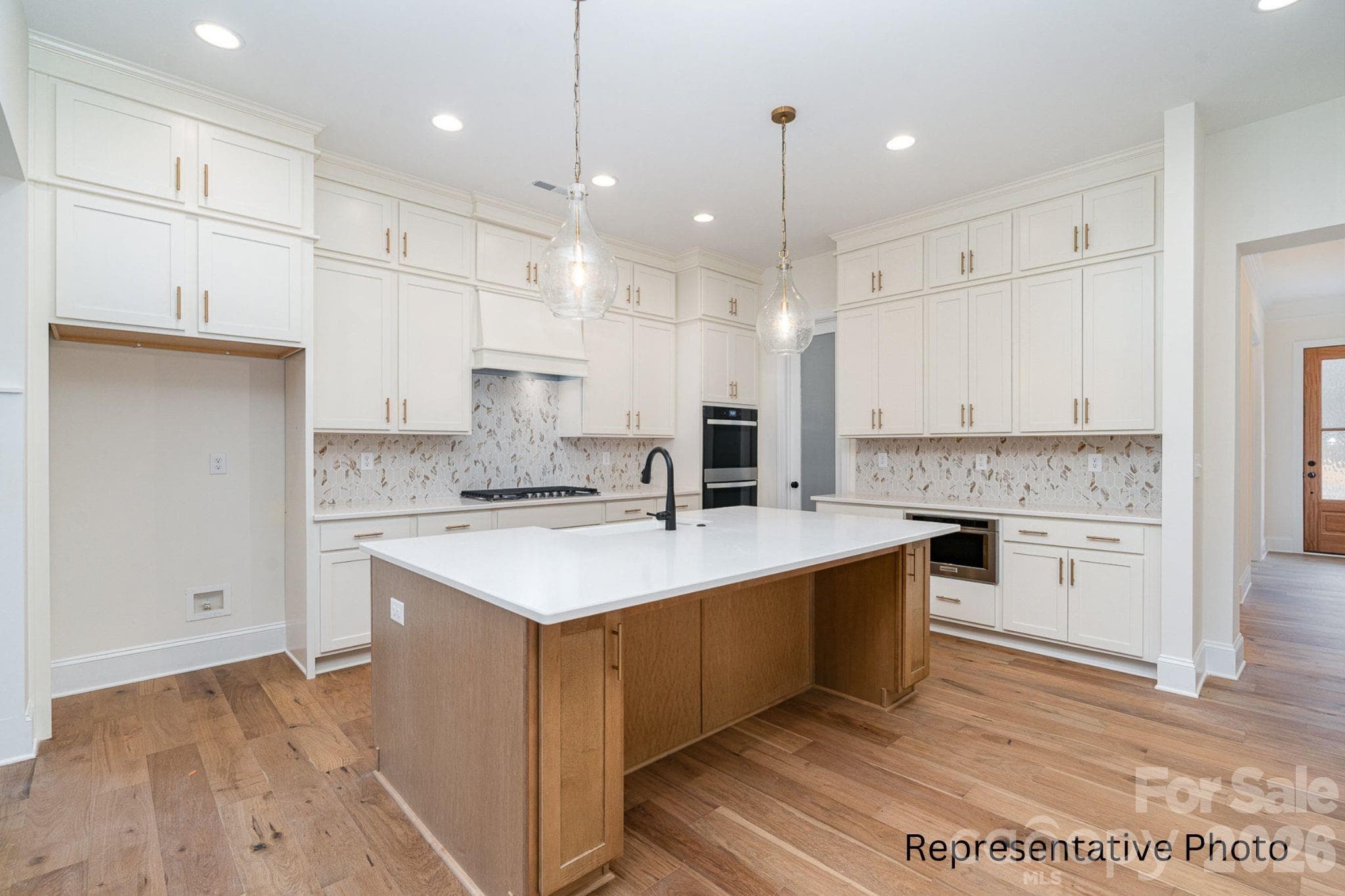 Single Family Residence at 496 Edmunds Lane, Clover, photo 10 of 29