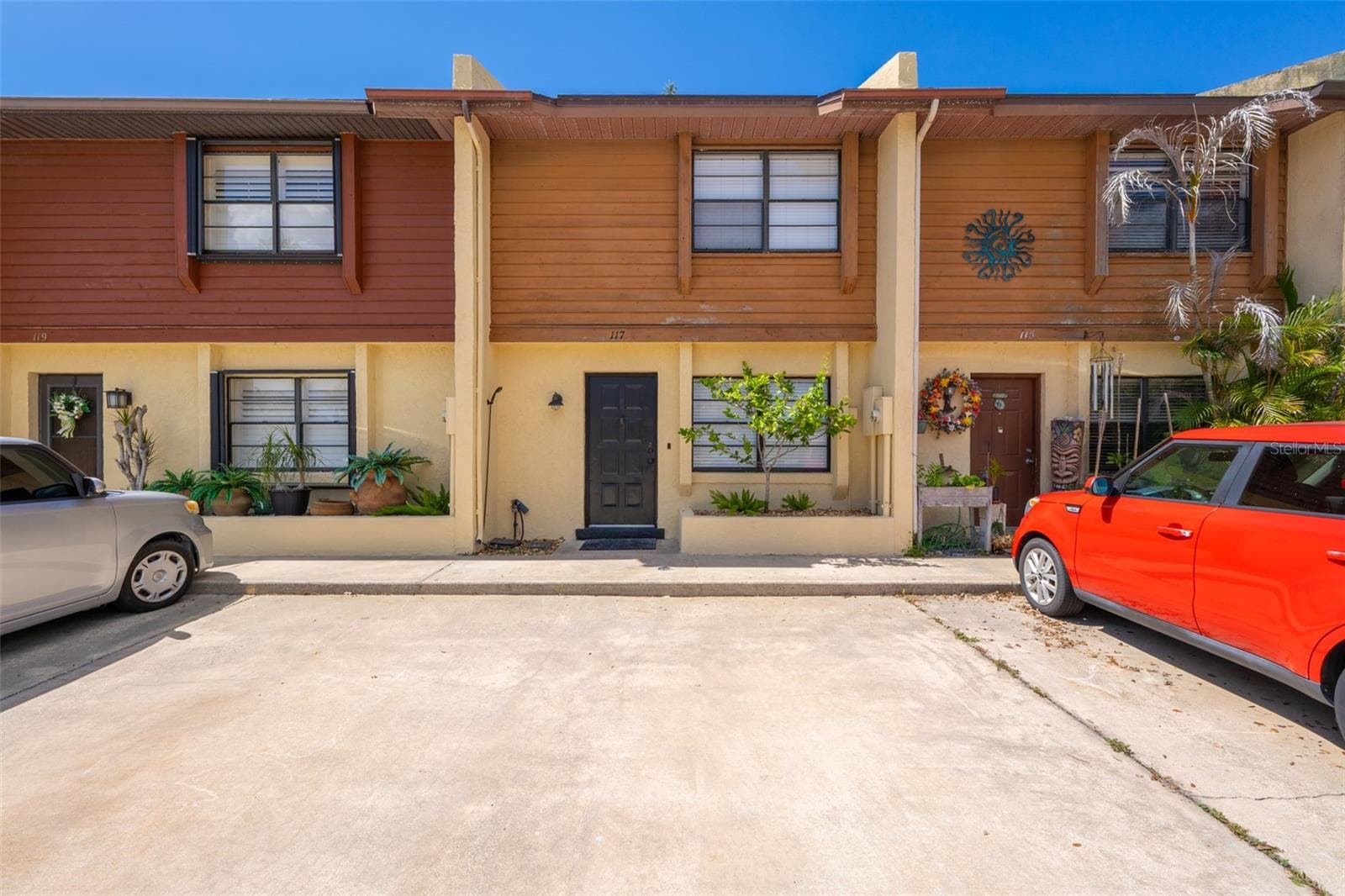 117 HARBOR DR