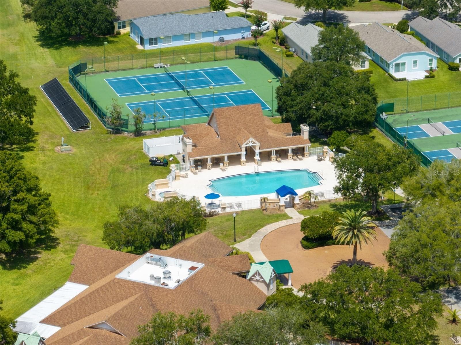 Single Family Residence at 8052 LAUREL RIDGE DR, MOUNT DORA, photo 39 of 47