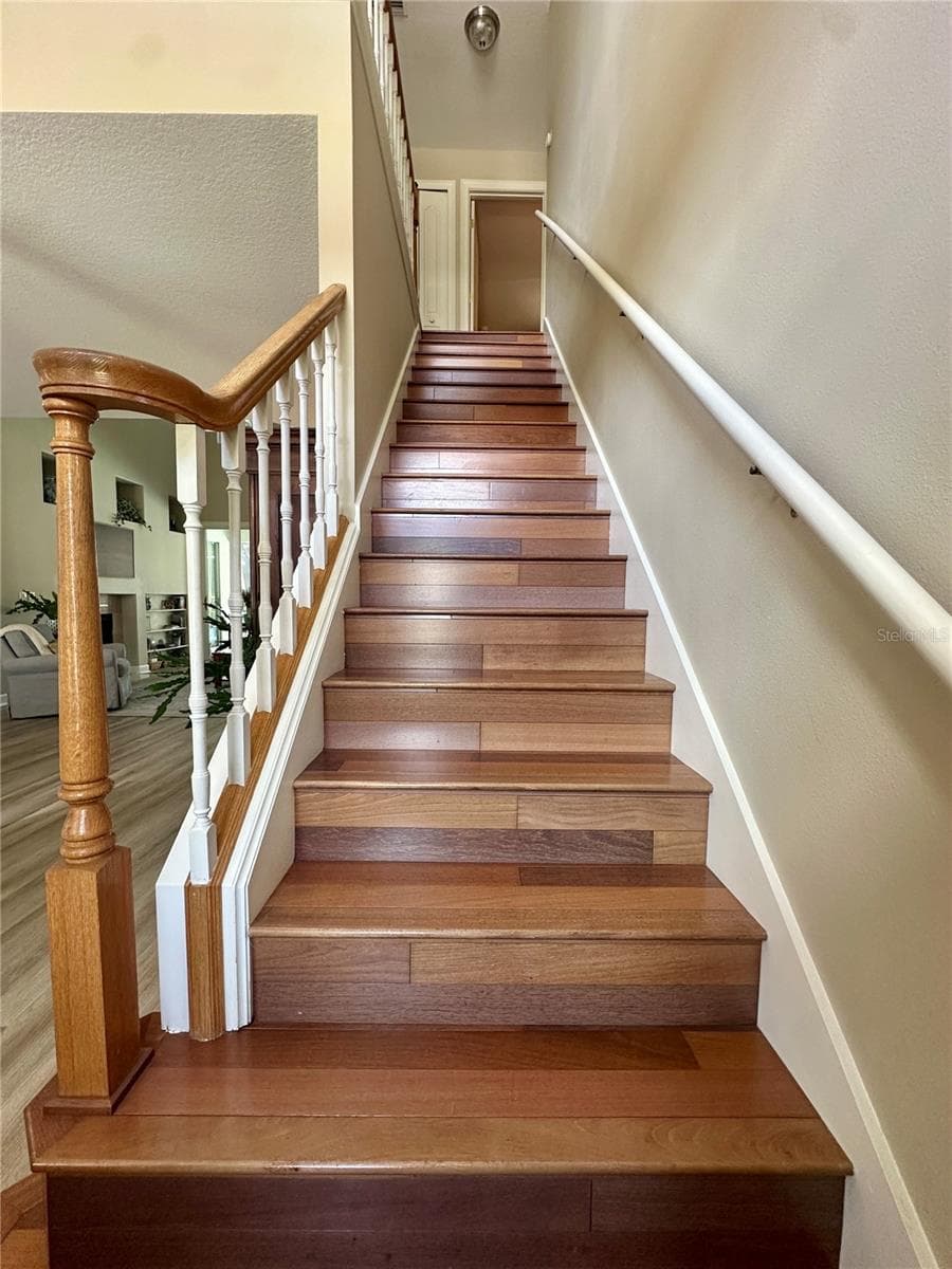 Single Family Residence at 8052 LAUREL RIDGE DR, MOUNT DORA, photo 19 of 47