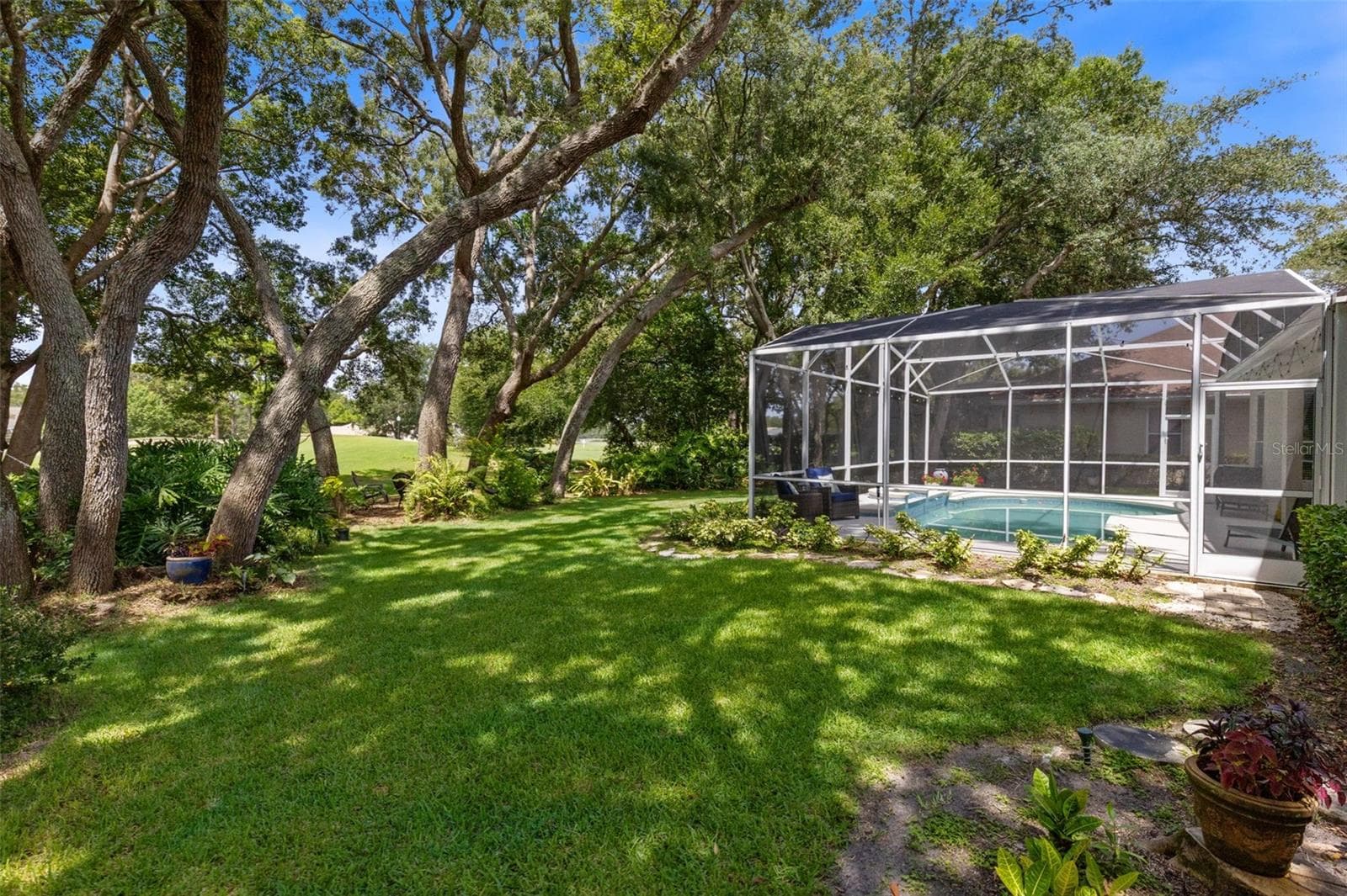 Single Family Residence at 8052 LAUREL RIDGE DR, MOUNT DORA, photo 33 of 47