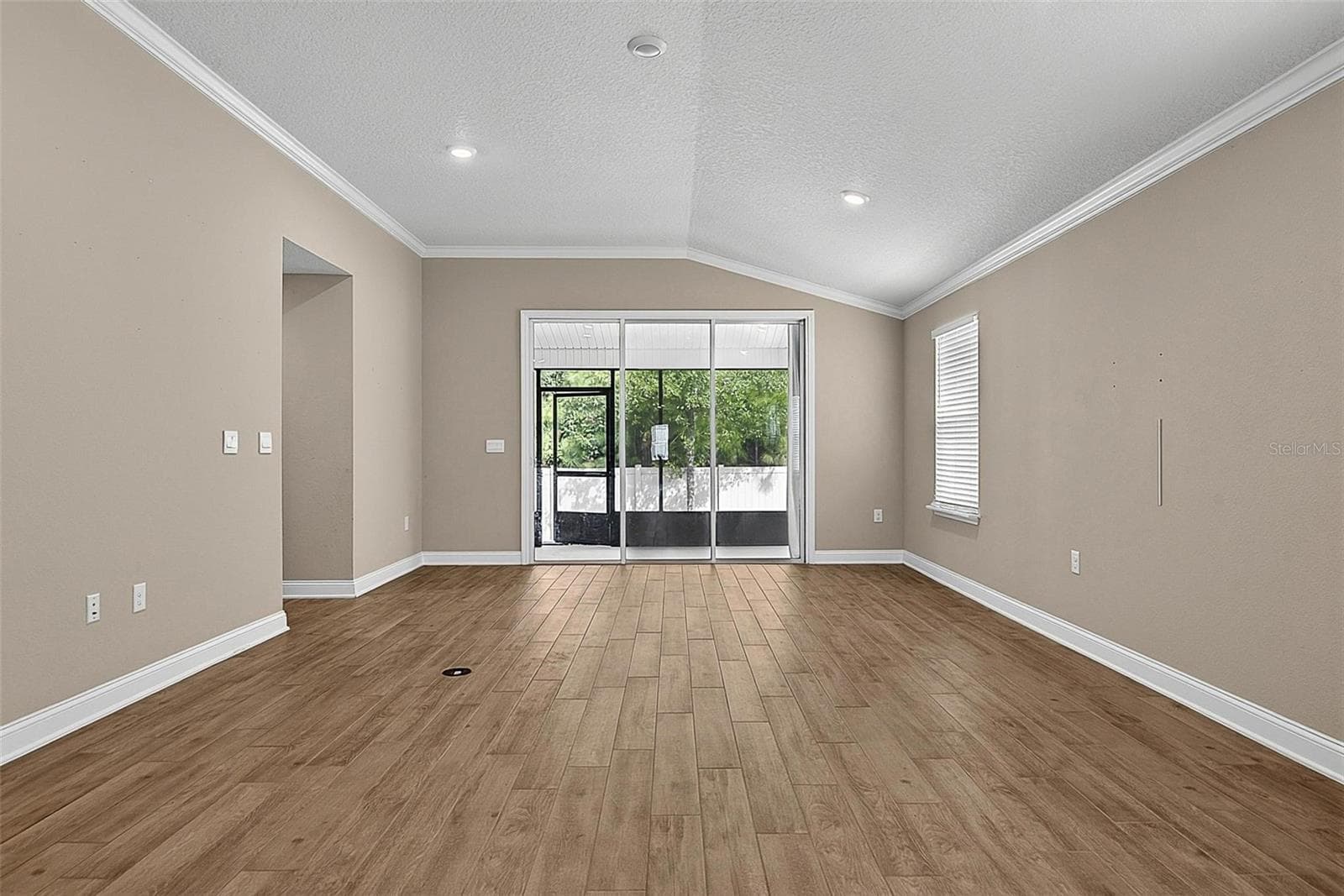 Single Family Residence at 425 NARVAREZ AVE, ST AUGUSTINE, photo 11 of 74