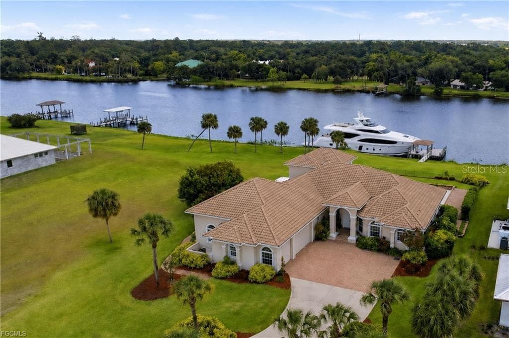 2504 CALOOSA SHORES DR