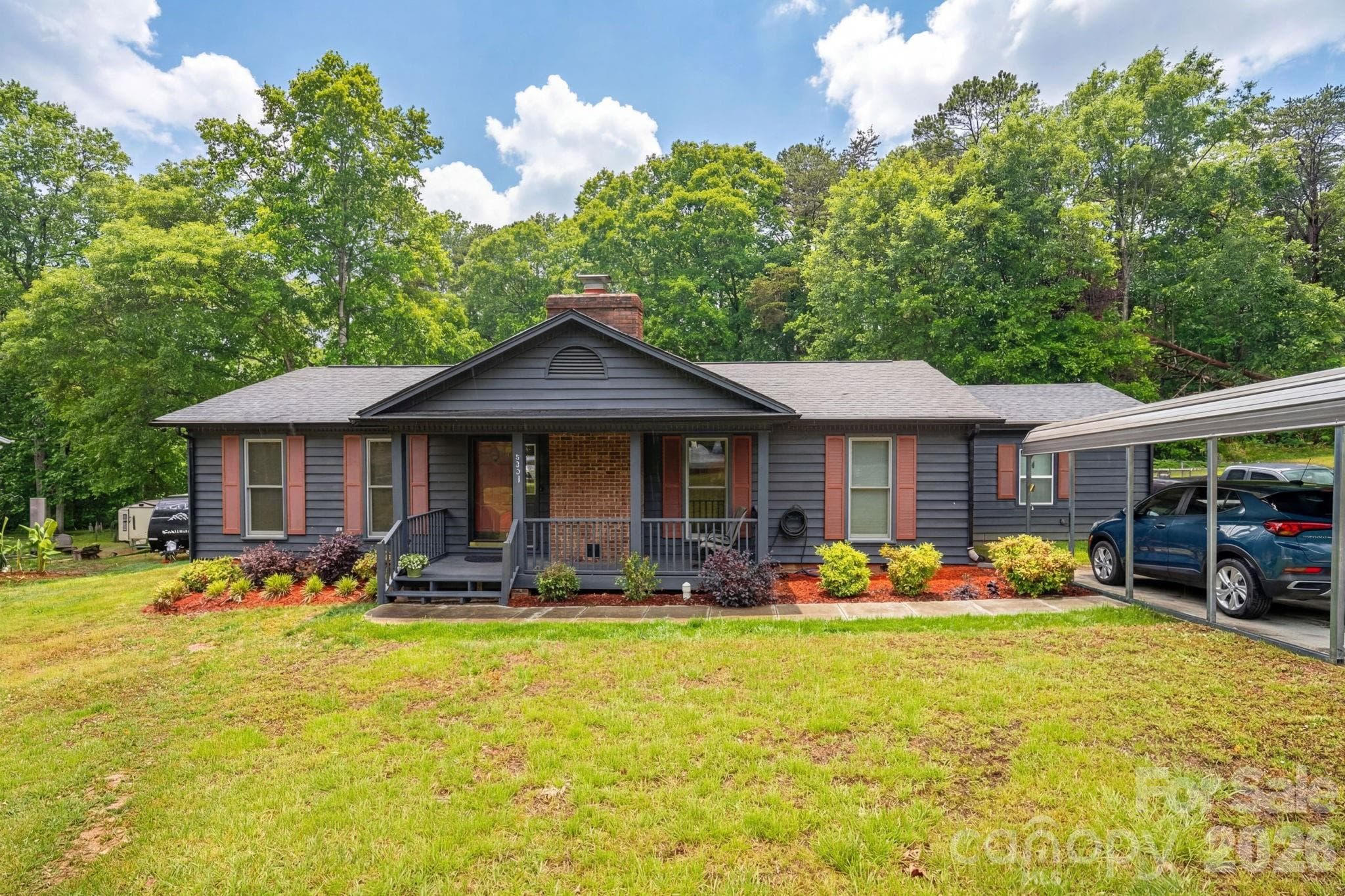 Single Family Residence at 1841 Oak Hollow Road, Gastonia, photo 2 of 25