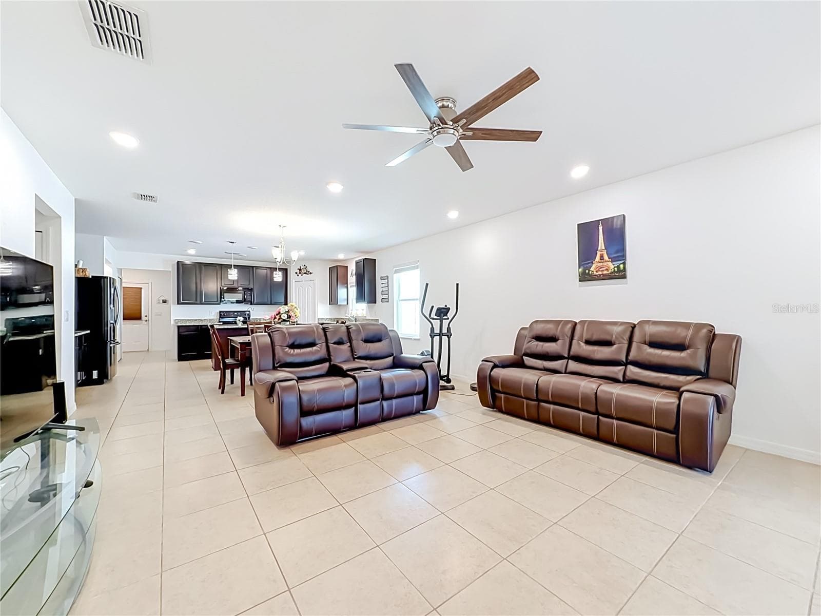 Single Family Residence at 1269 WATER WILLOW DR, GROVELAND, photo 9 of 52