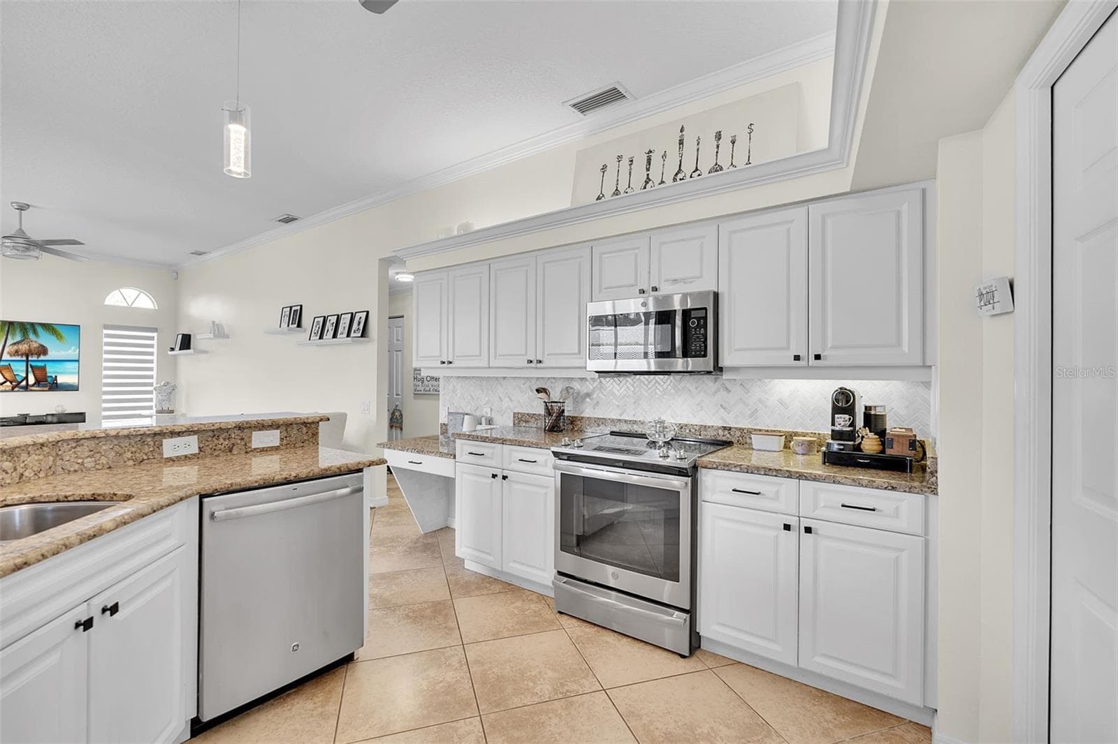 Single Family Residence at 6817 CORRAL CIR, SARASOTA, photo 15 of 57