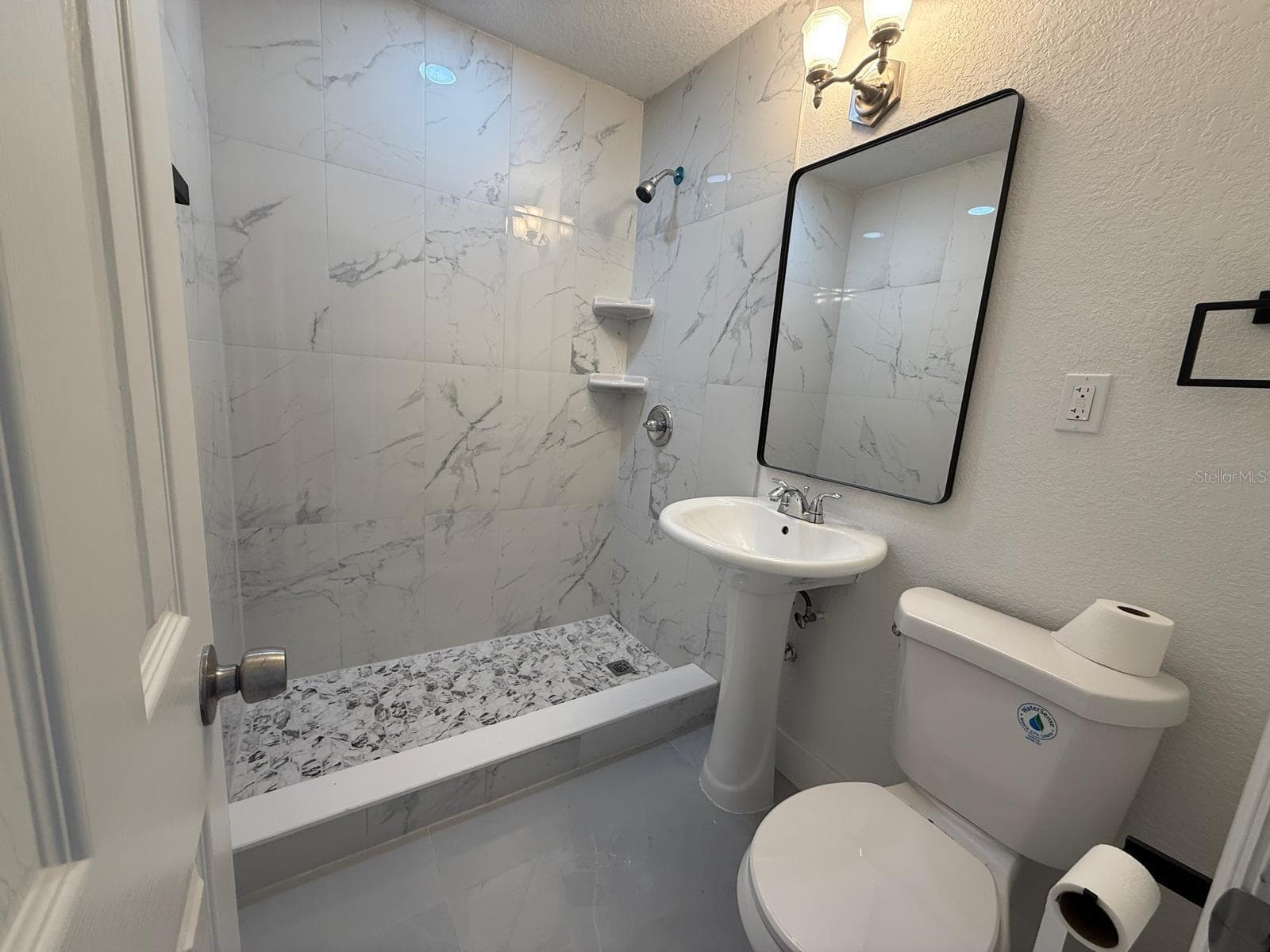 FRONT UNIT BATHROOM - 427 40TH AVE S, ST PETERSBURG