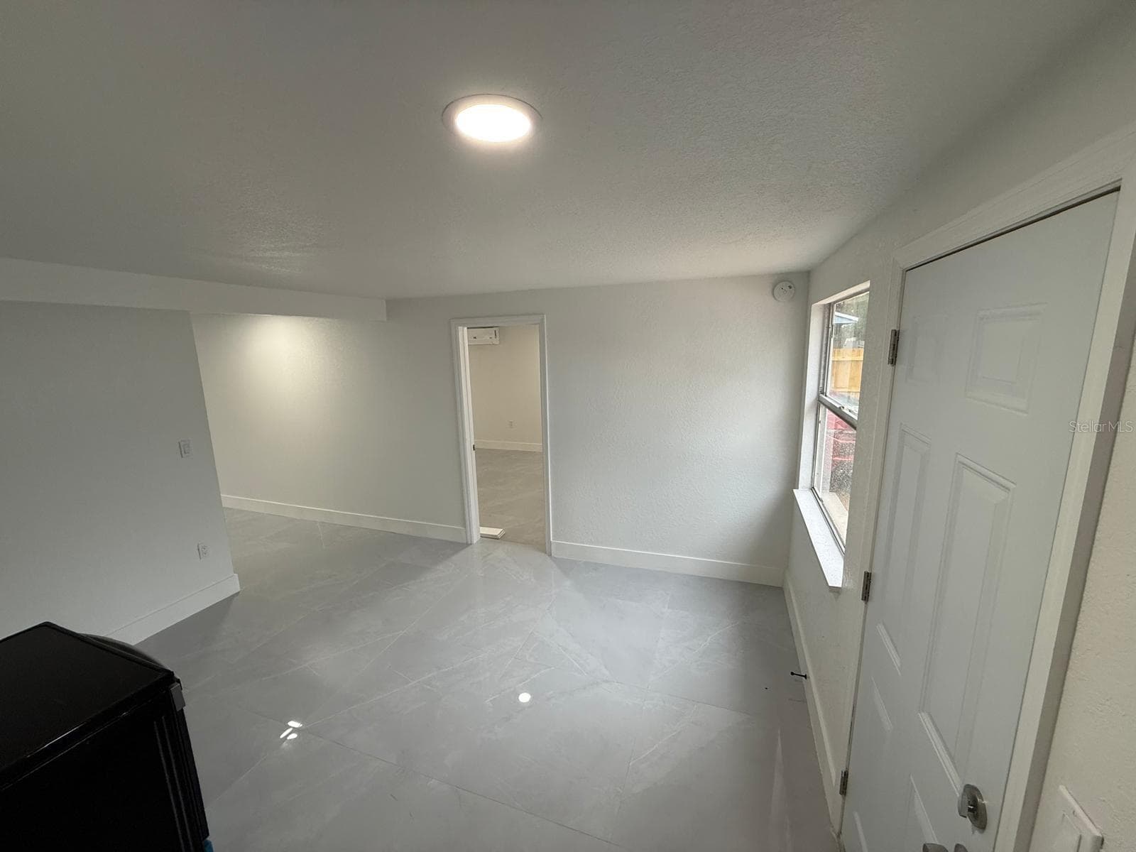 STUDIO/EFFICIENCY LIVING ROOM - 427 40TH AVE S, ST PETERSBURG