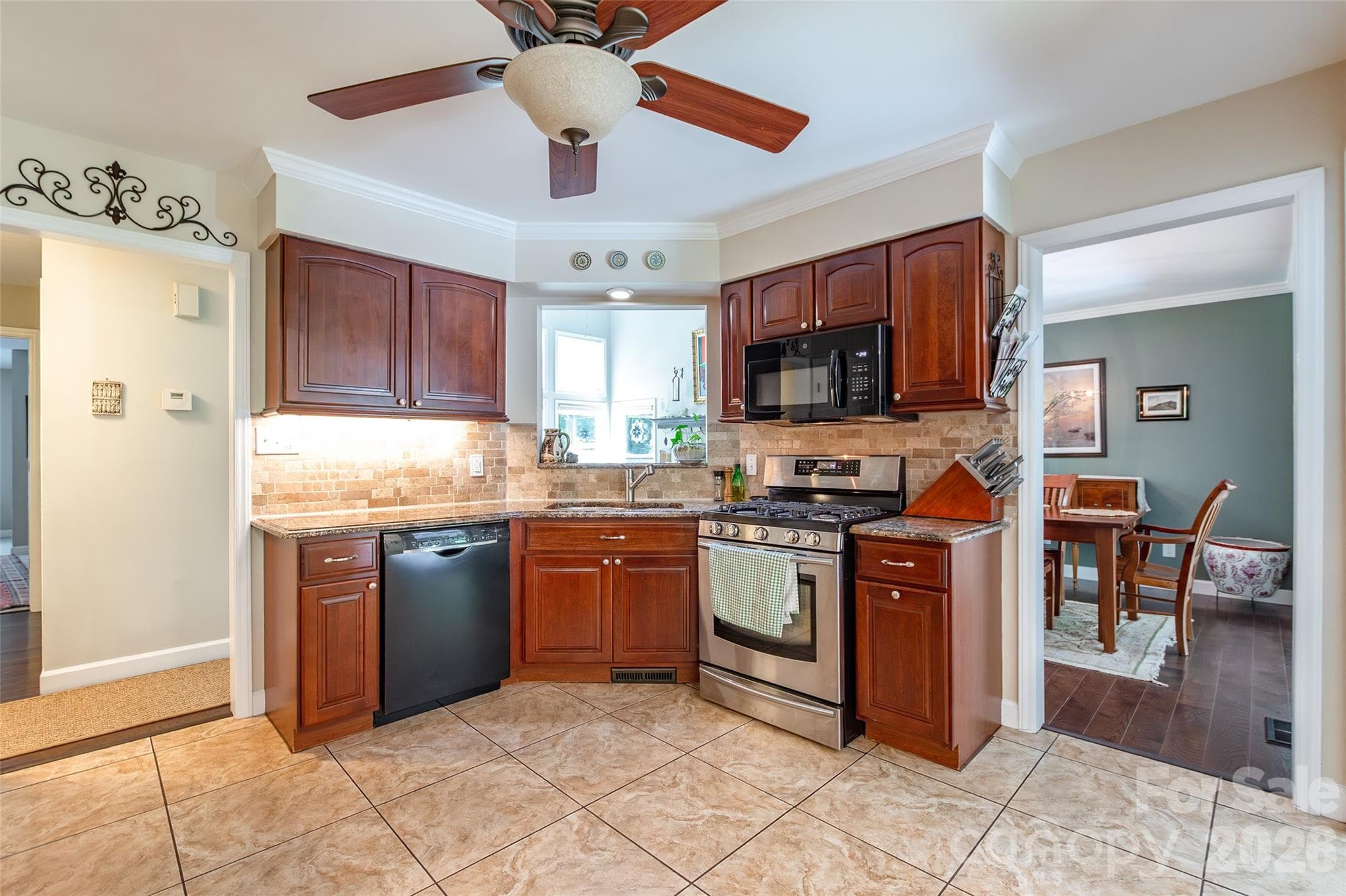 Single Family Residence at 1326 Clifflure Lane, Fort Mill, photo 14 of 41