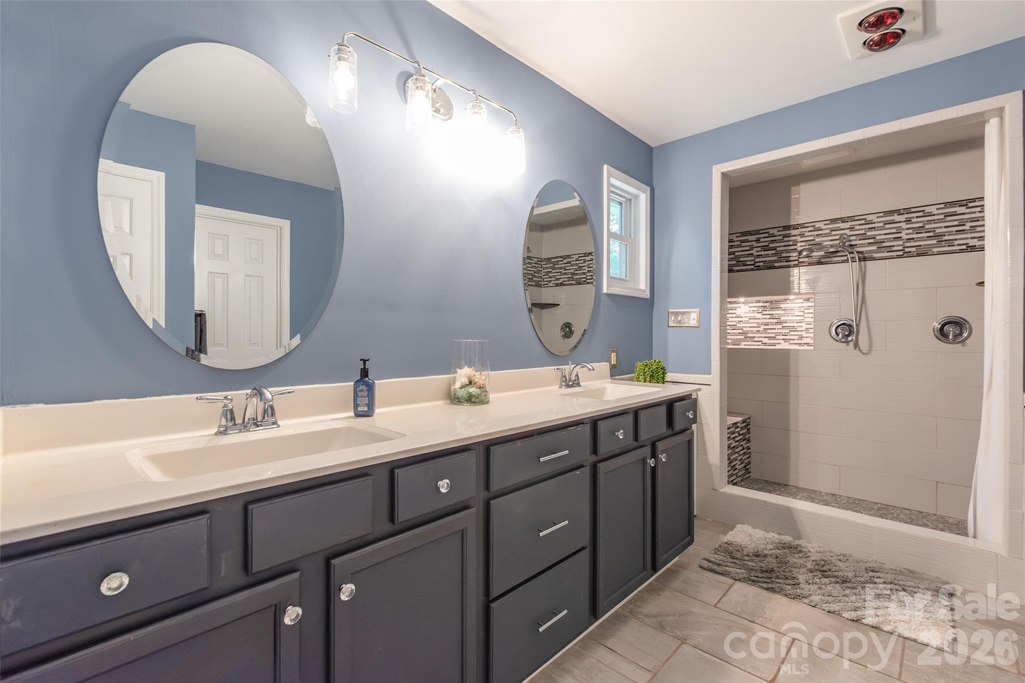 Single Family Residence at 1326 Clifflure Lane, Fort Mill, photo 18 of 41