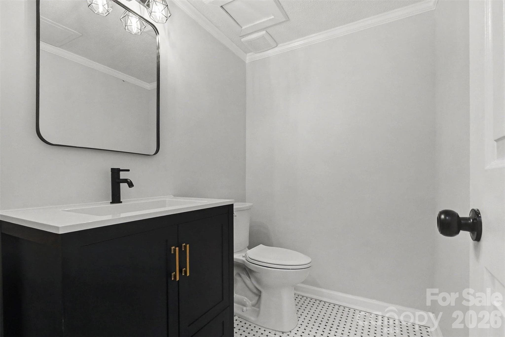 Main Floor Half Bath - 4108 Wimbledon Drive, Dallas