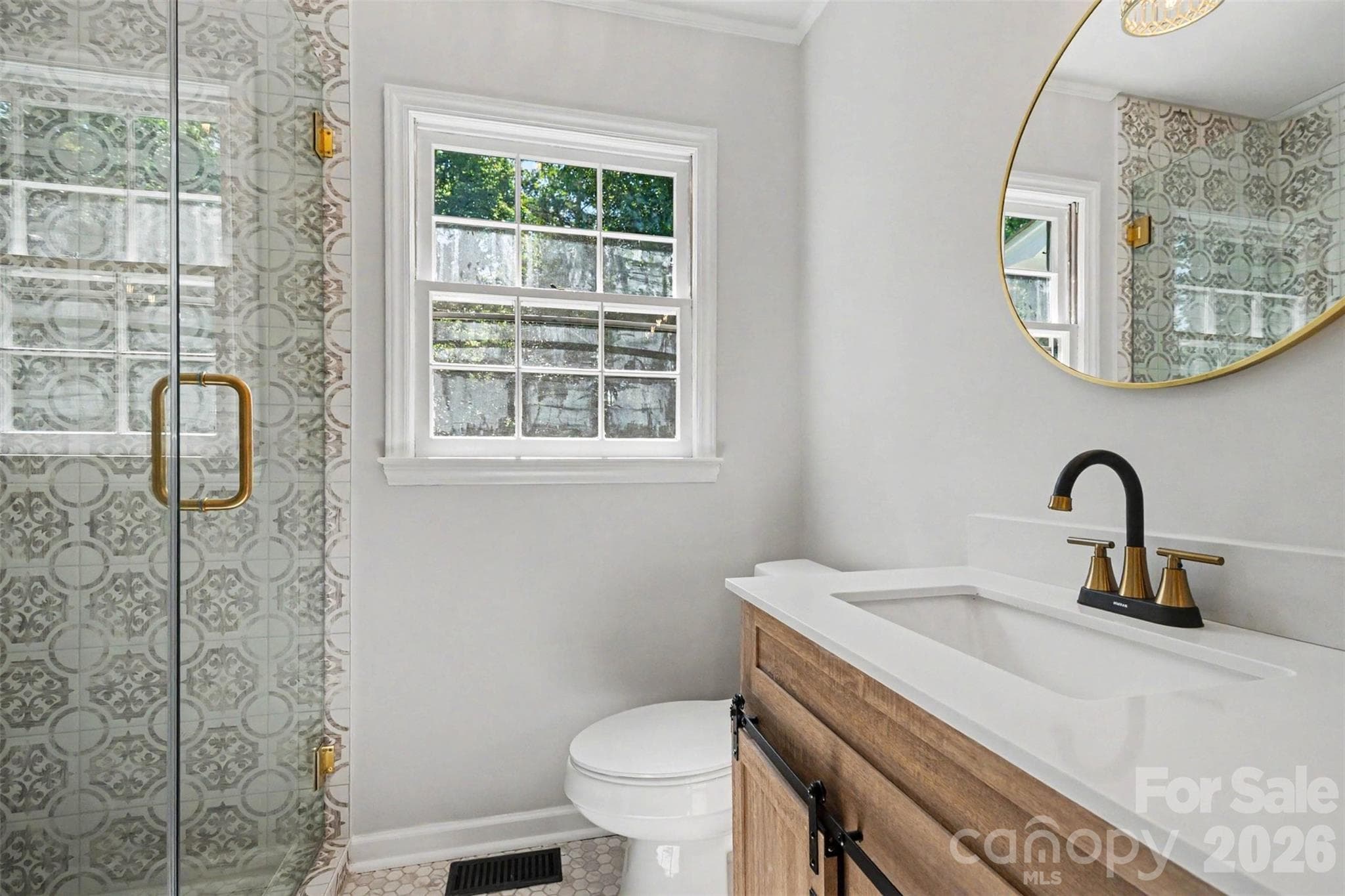 Downstairs Primary Bath - 4108 Wimbledon Drive, Dallas